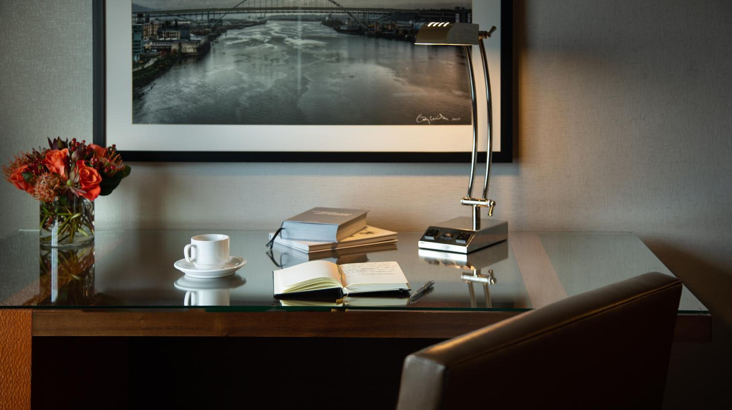Deluxe King Room - Photo 8