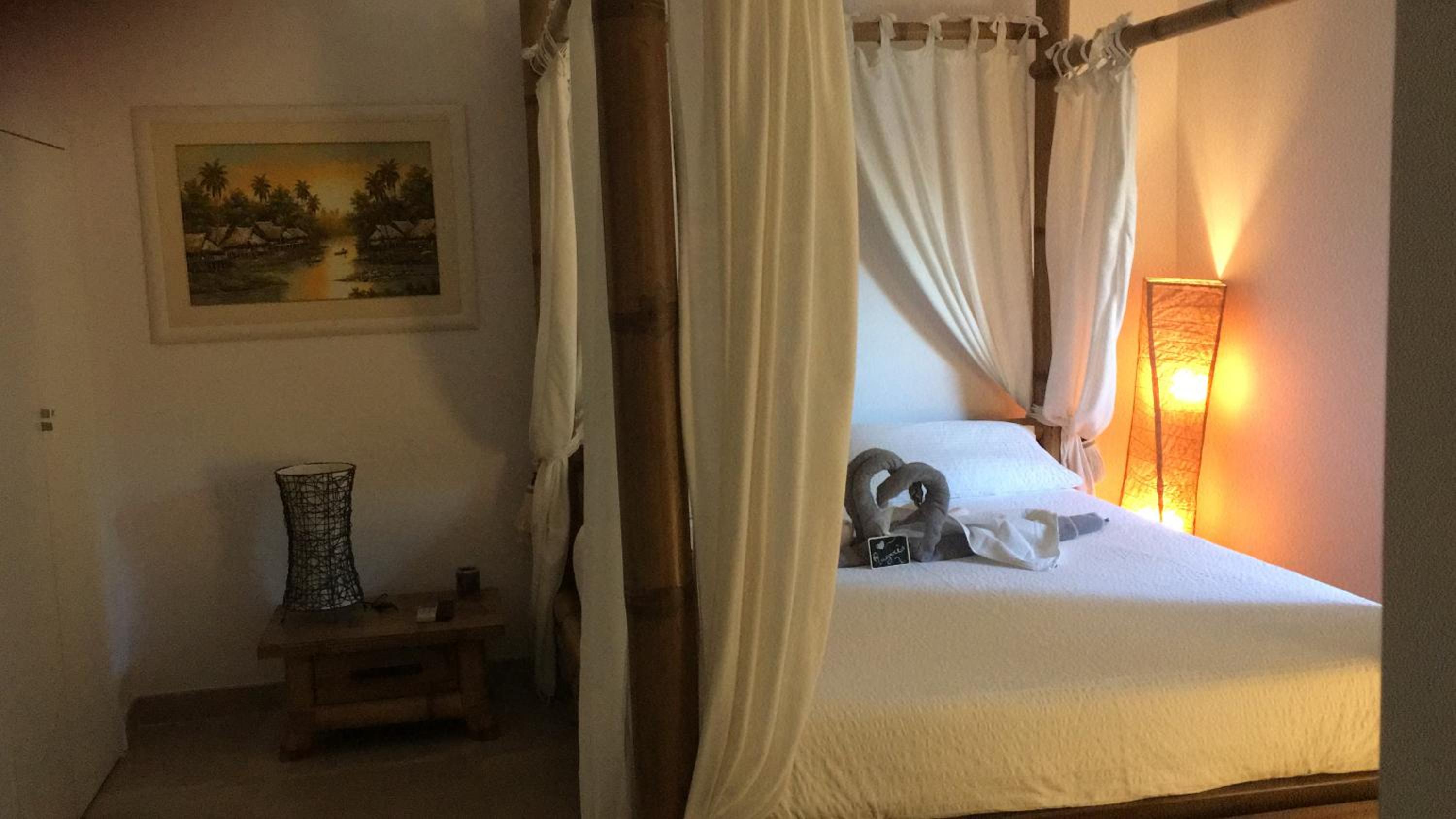 Double Room with Private Bathroom - Photo 10