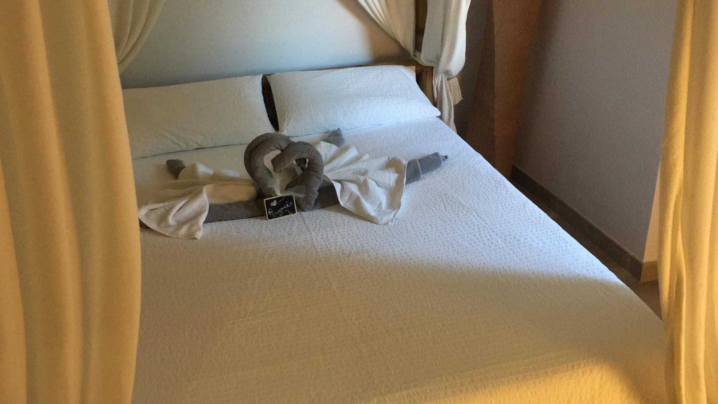 Double Room with Private Bathroom - Photo 9