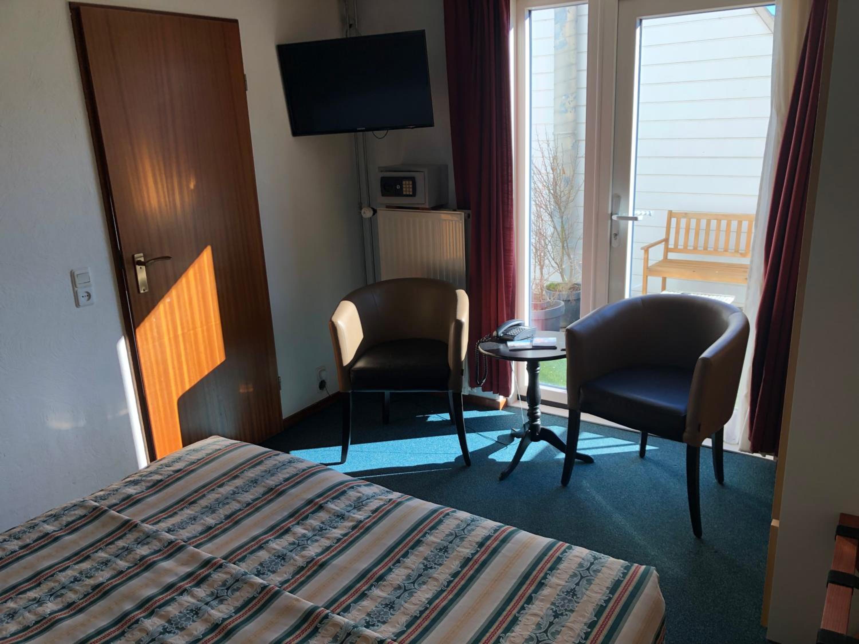Standard Double Room photo 2
