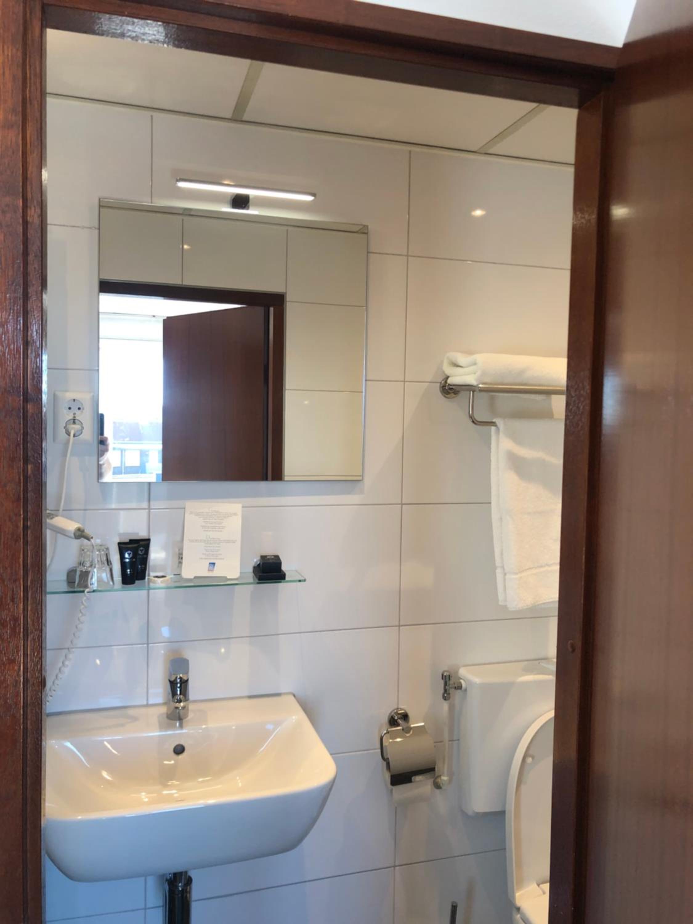 Single Room photo 2