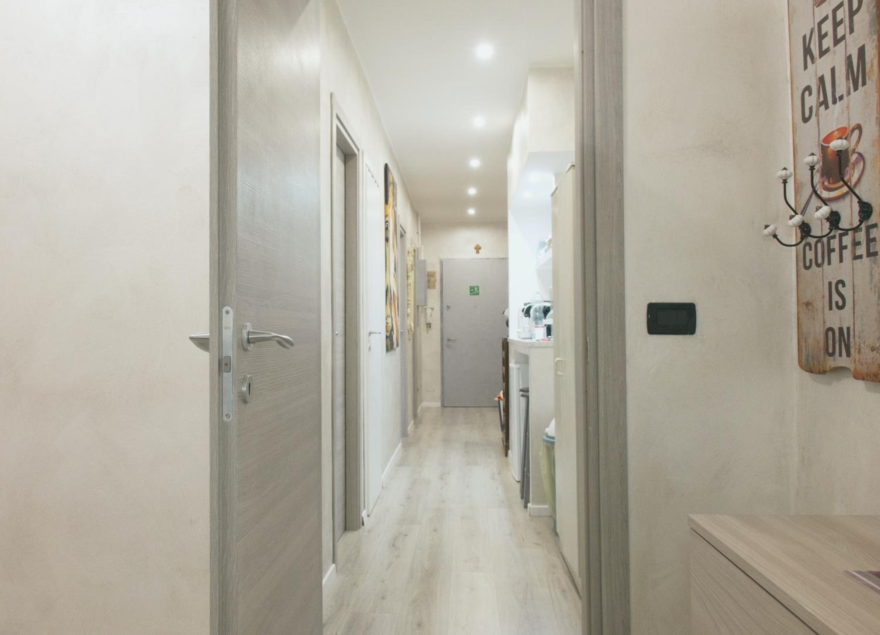 Double Room with Private External Bathroom - Photo 12
