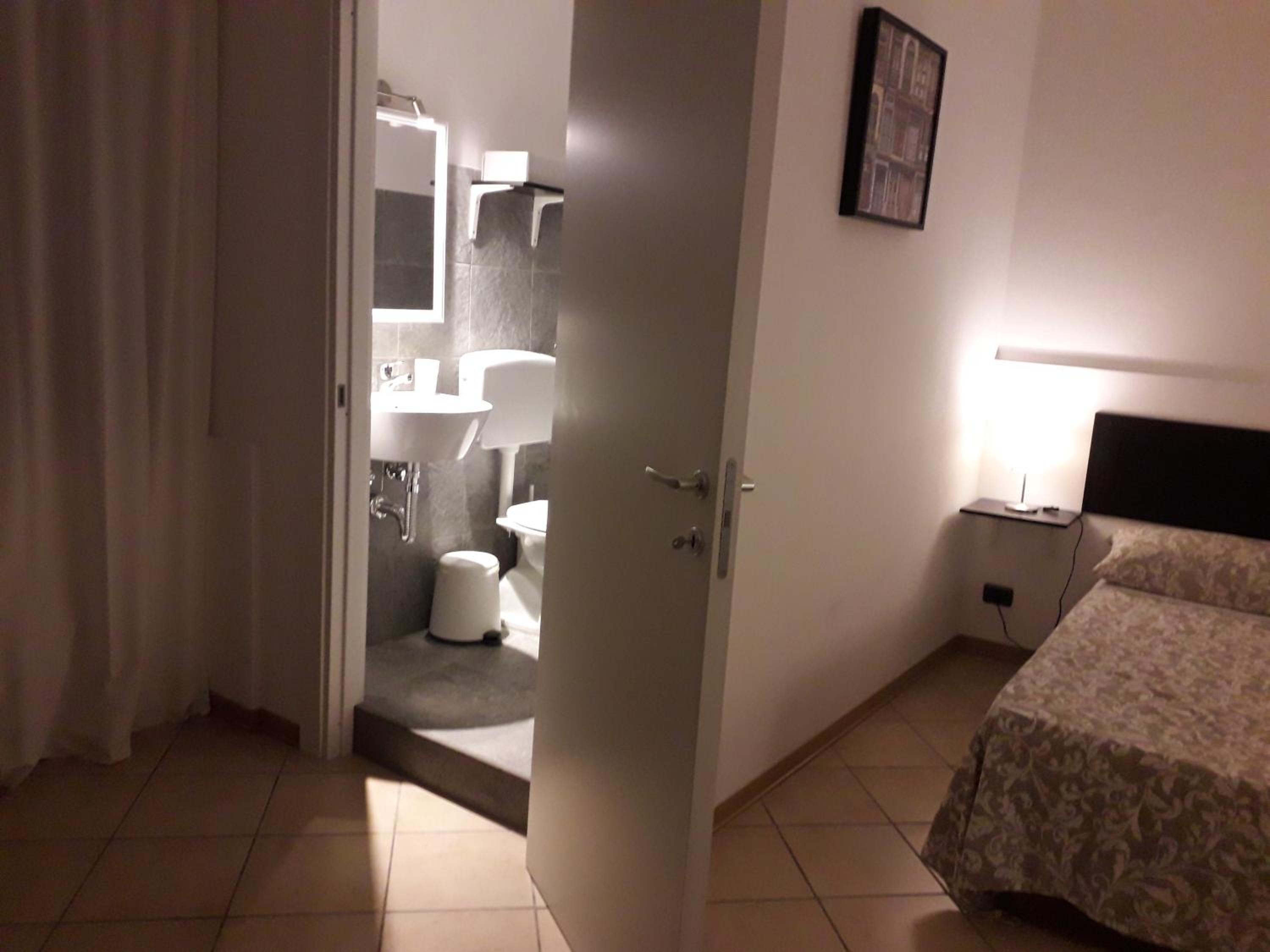 Deluxe Double Room - Photo 5