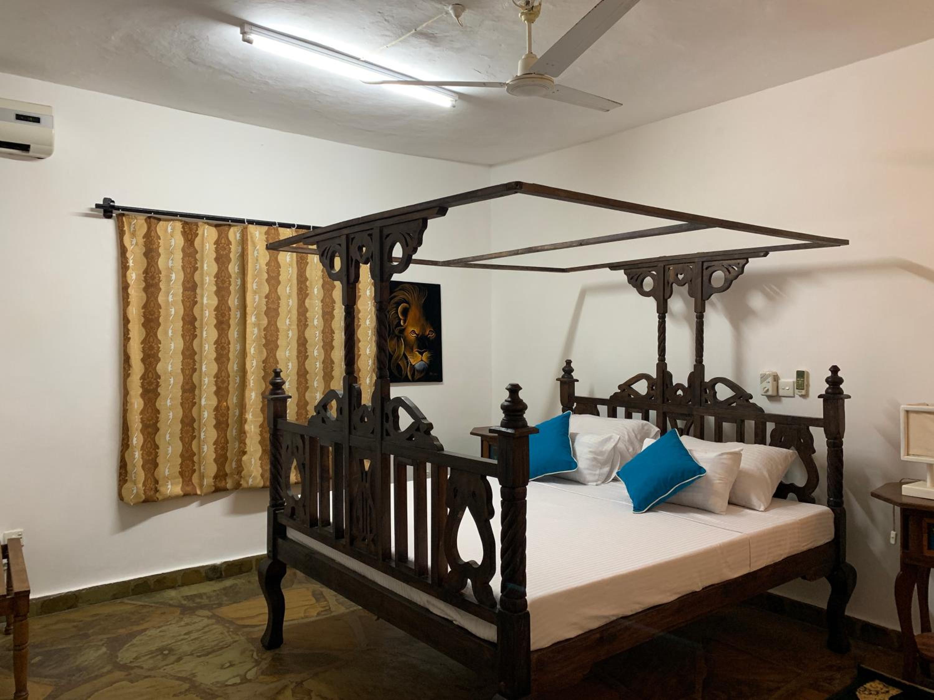 Deluxe Double Room - Photo 11
