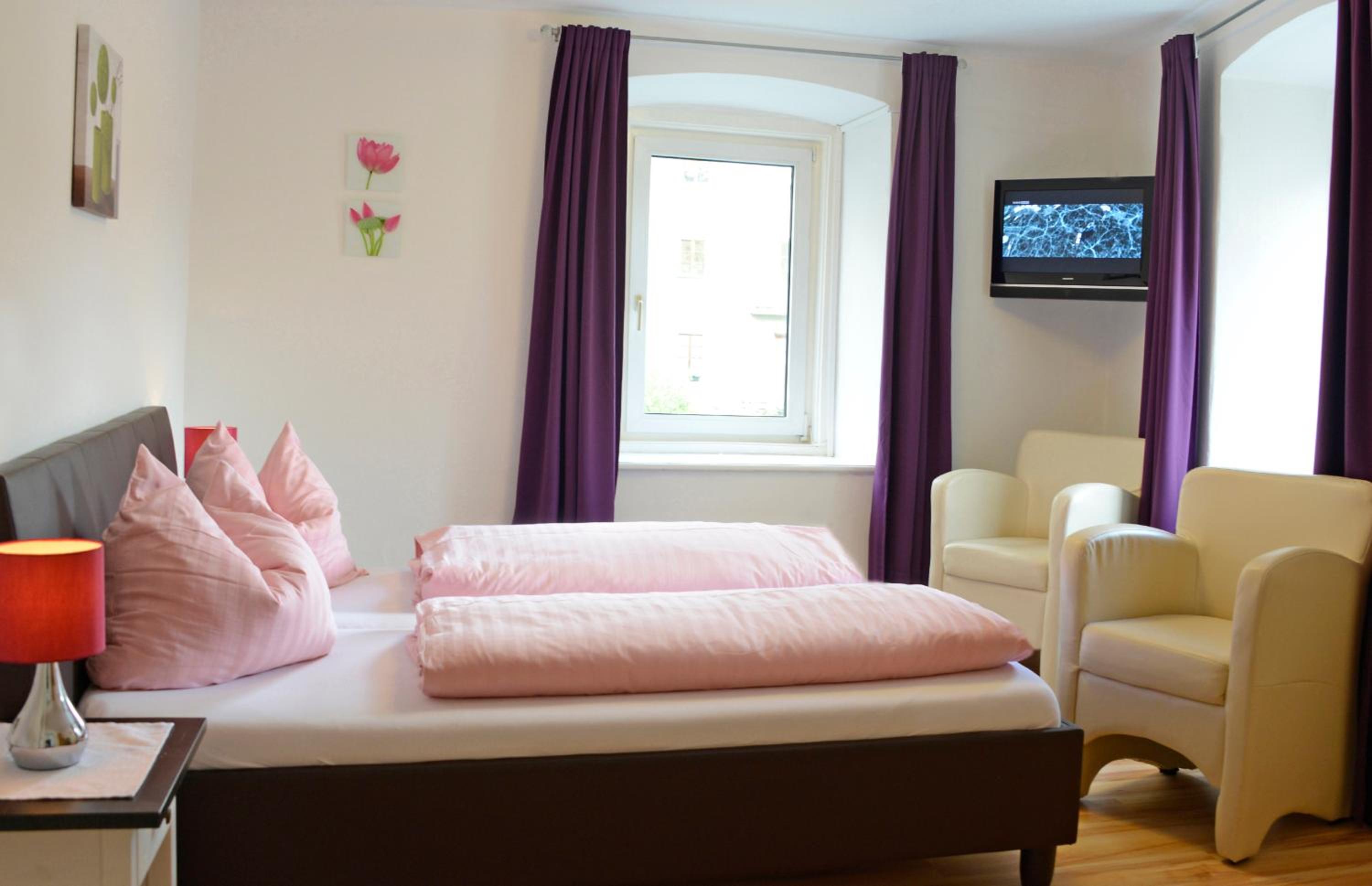 Double Room - Photo 1