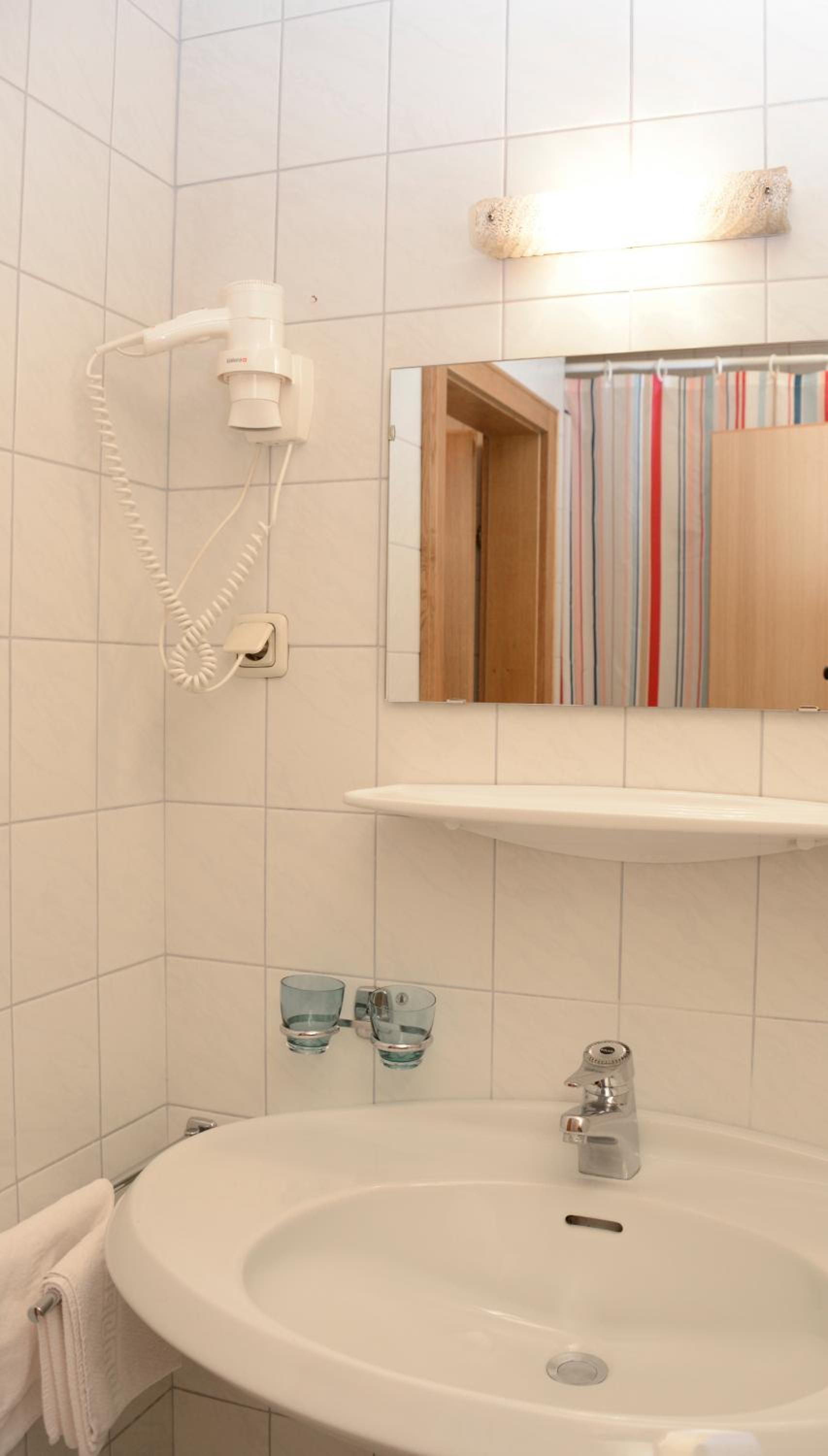 Double Room - Photo 12