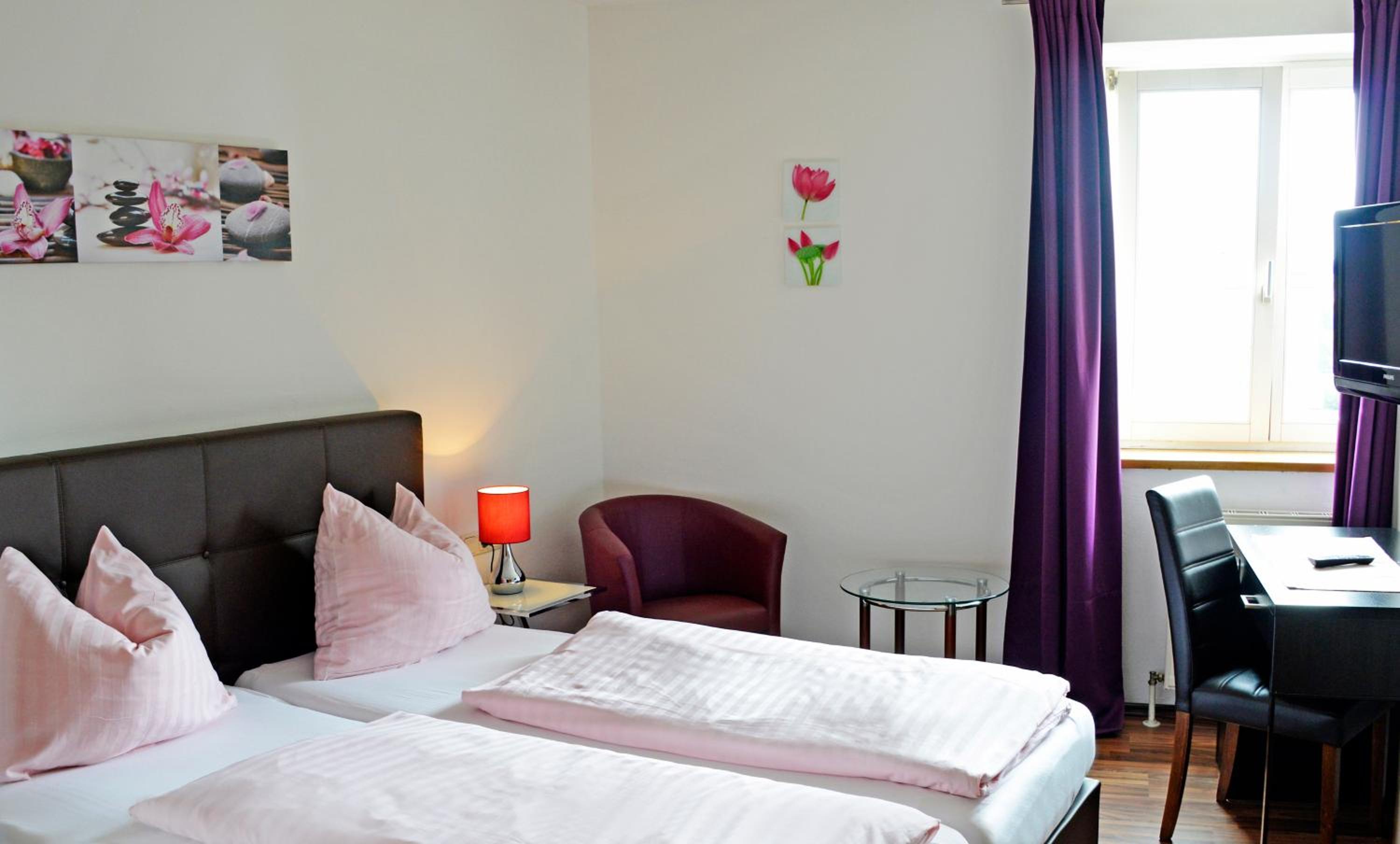 Double Room - Photo 7