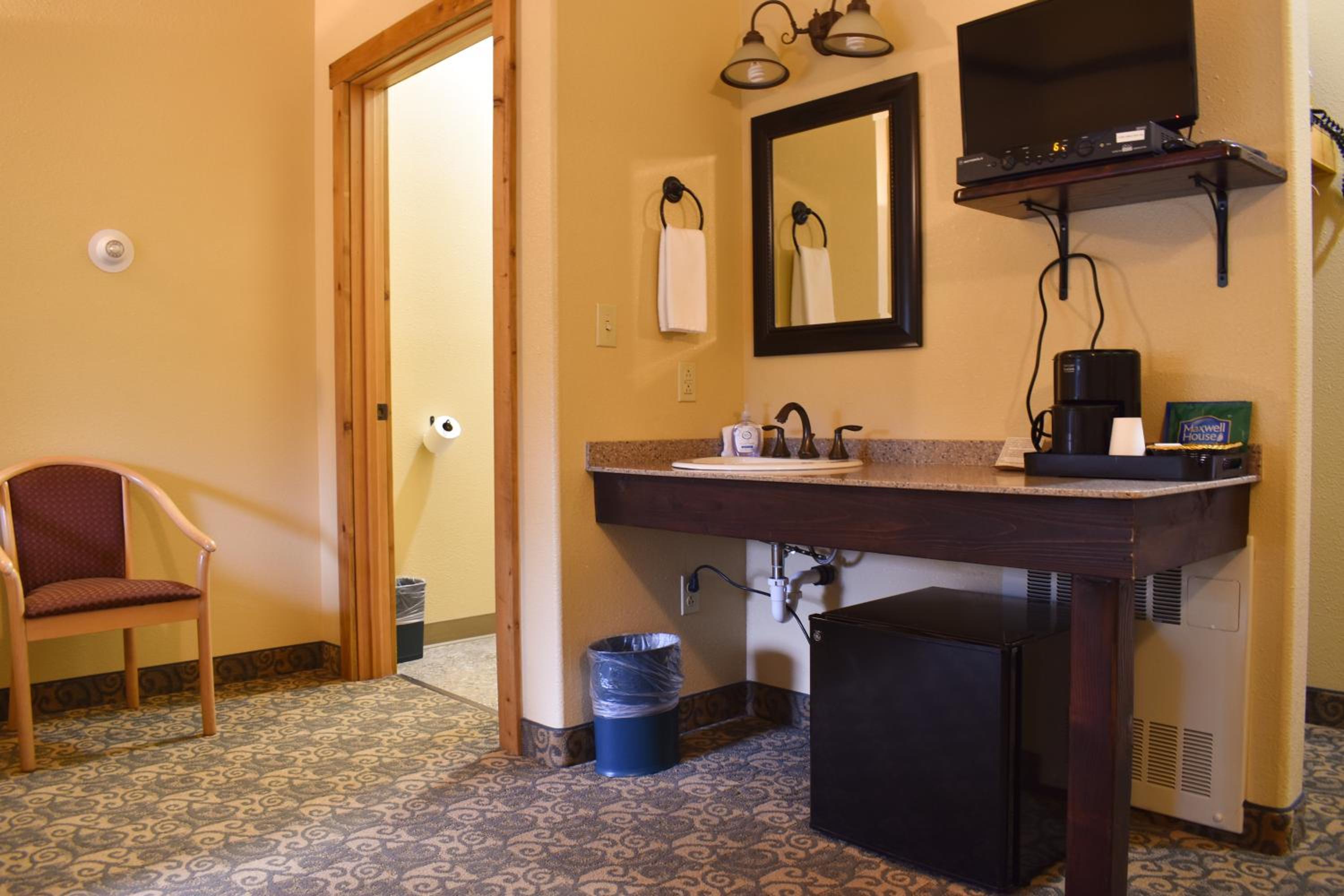 Quadruple Room with Bath photo 2