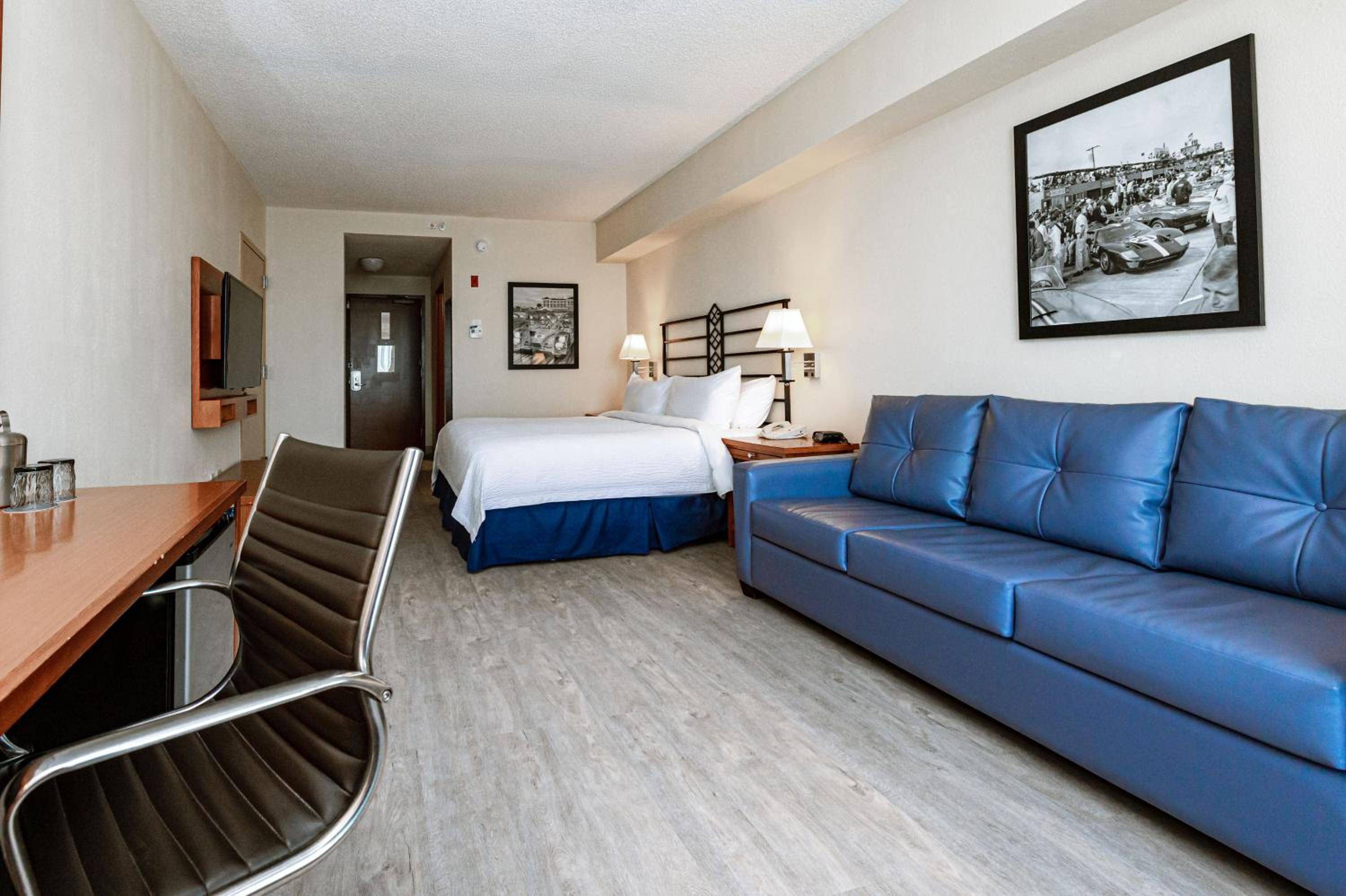 Deluxe King Room photo 2