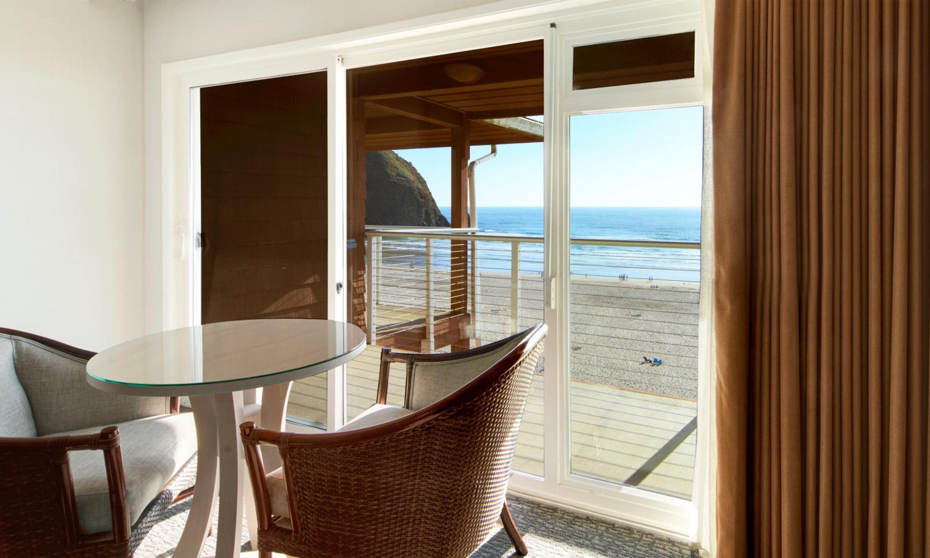 Oceanfront One Bedroom Suite King/Queen (Non-Pet)