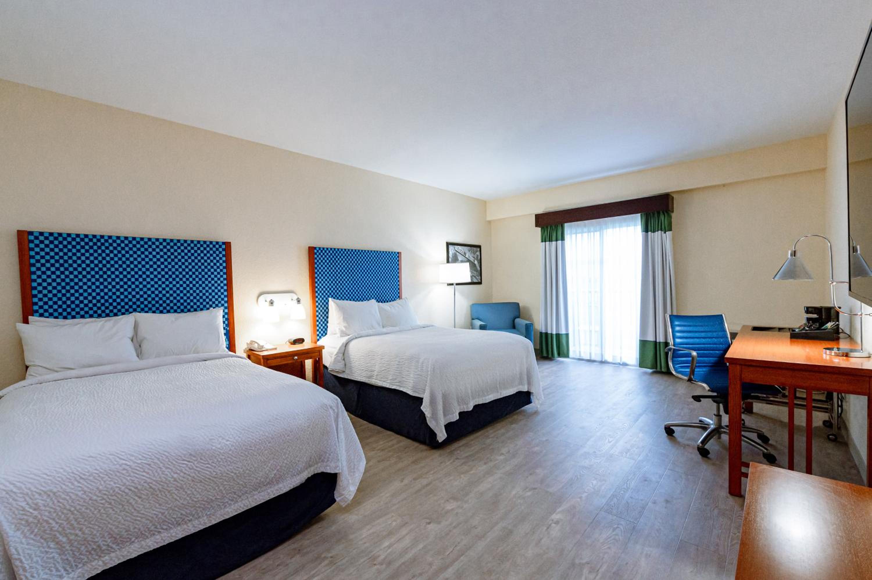 Premium Queen Room with Balcony photo 1