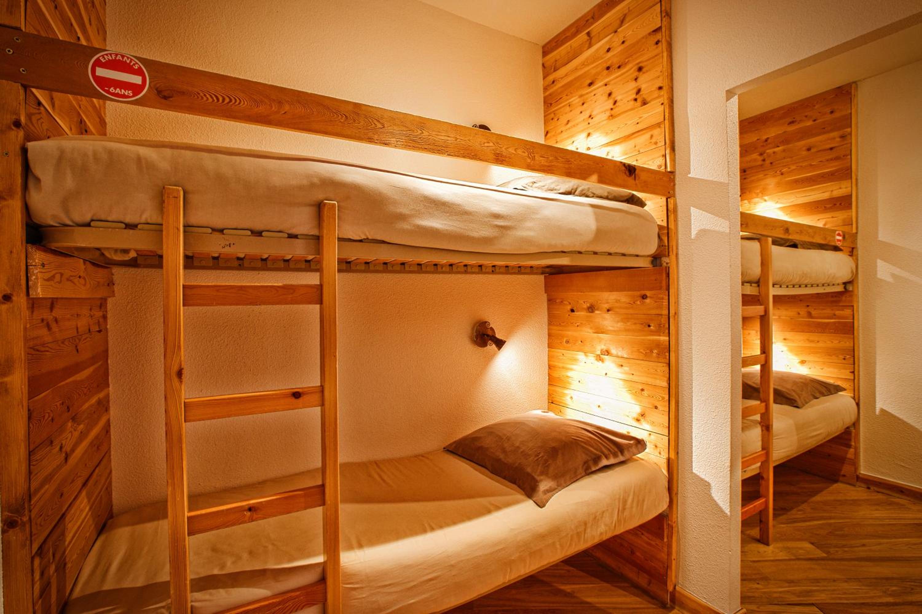 Quadruple Room with Mountain View photo 3