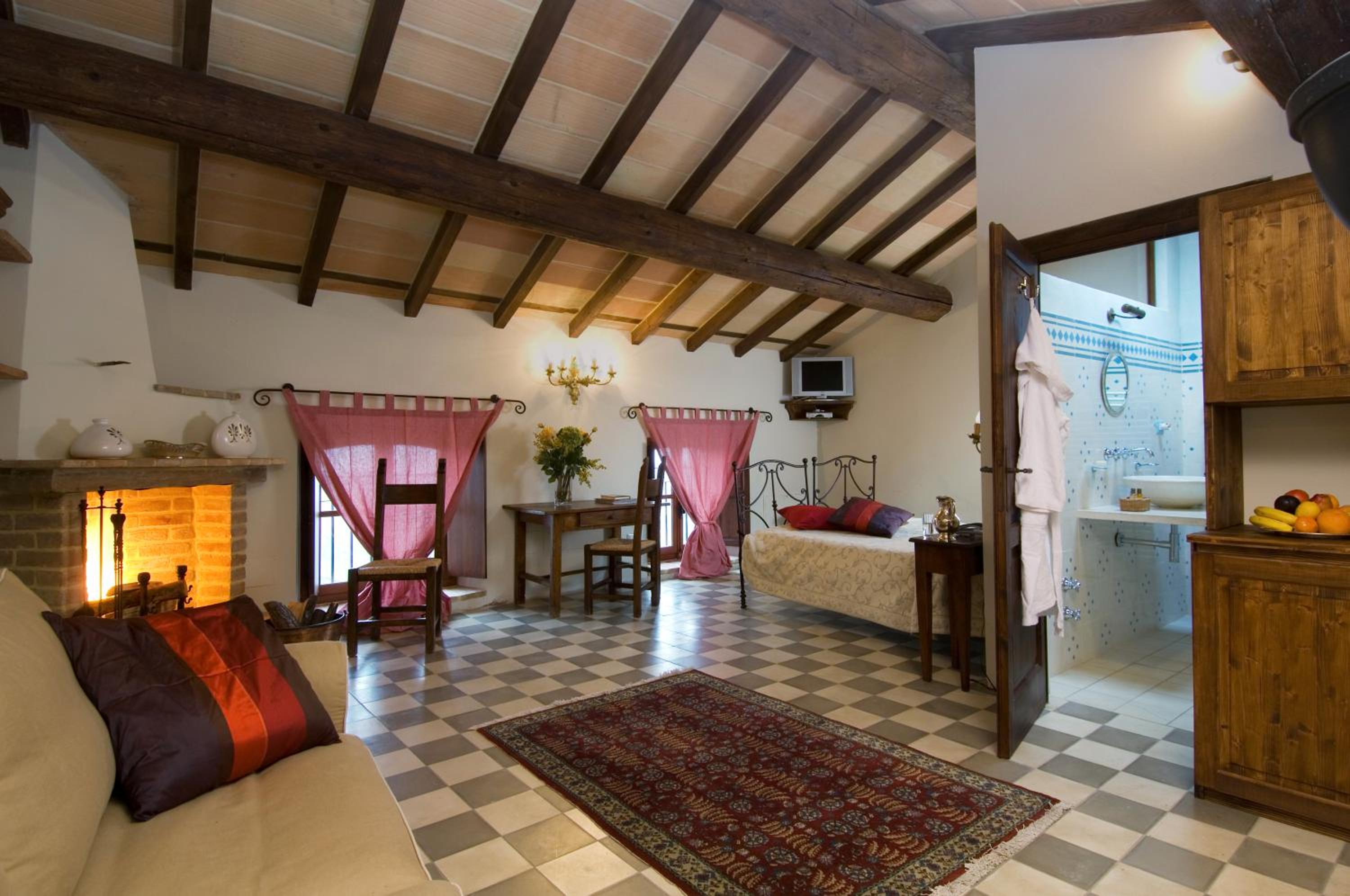 Suite - Photo 4