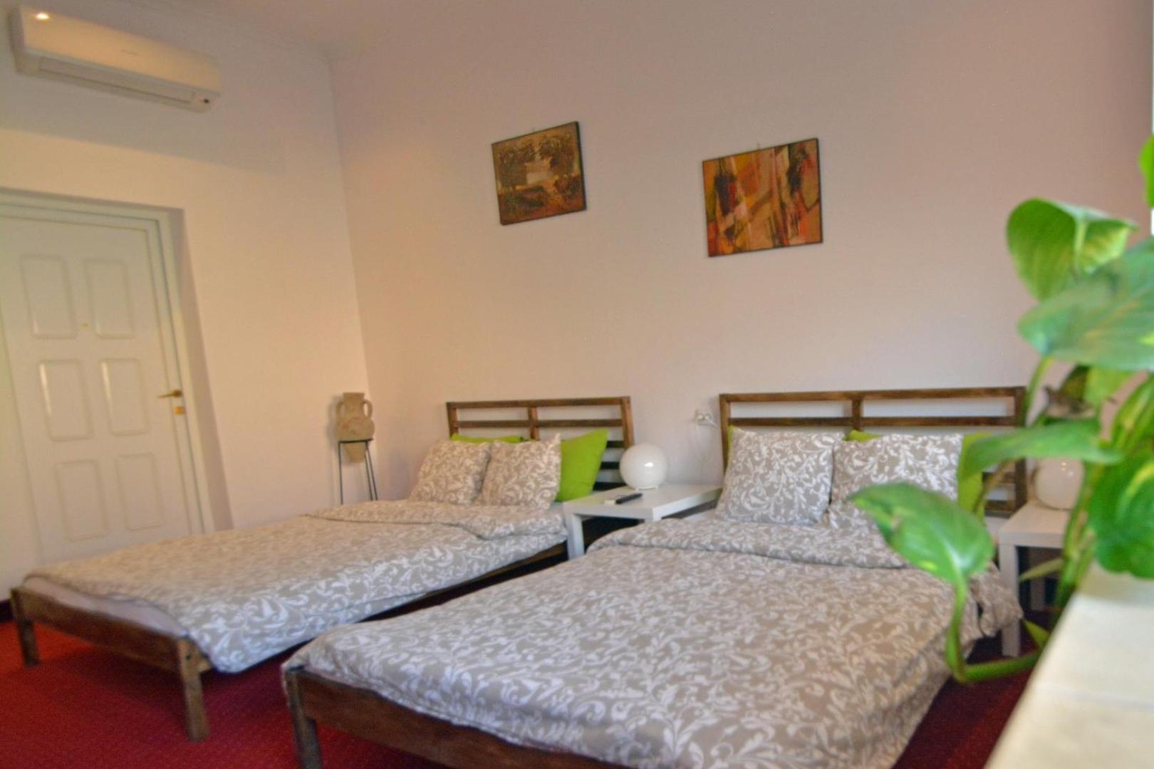 Studio Apartment - Photo 4