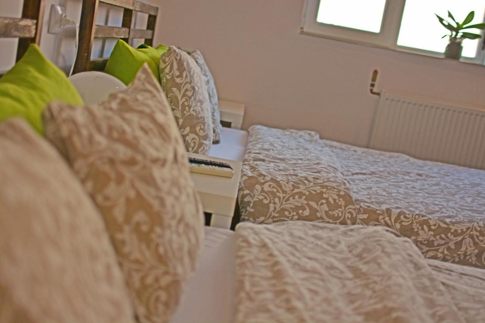 Studio Apartment - Photo 3