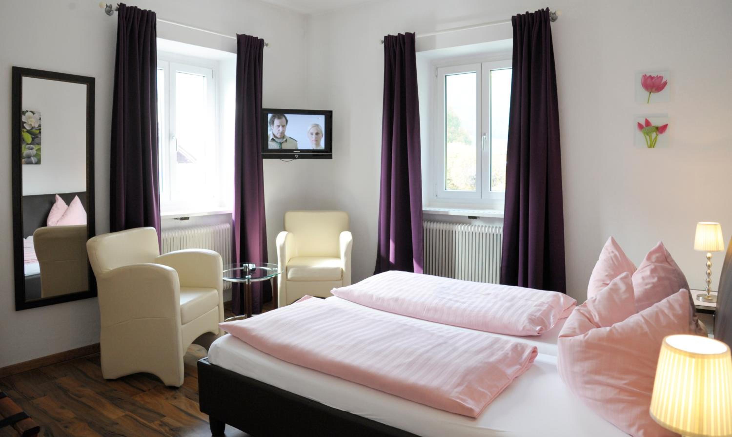 Double Room - Photo 8