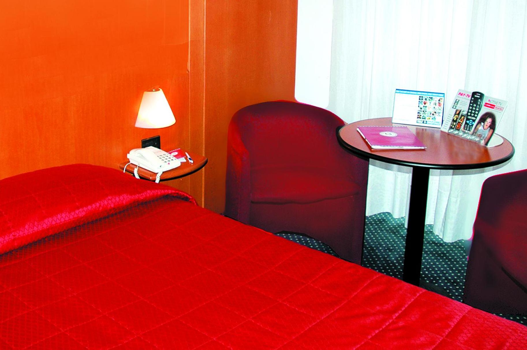 Twin Room - Photo 5