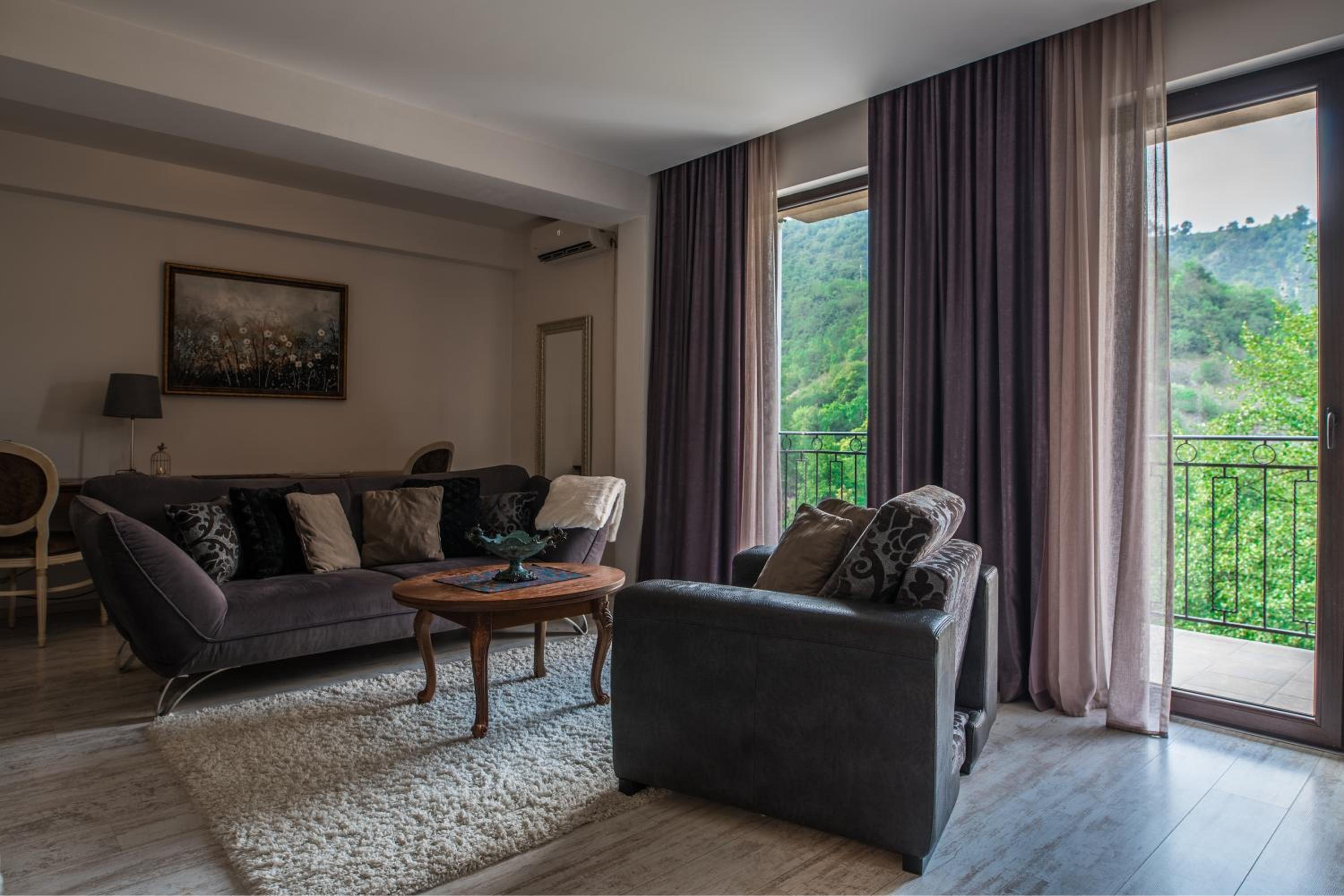 Deluxe Double Room with River View and Balcony - Photo 10
