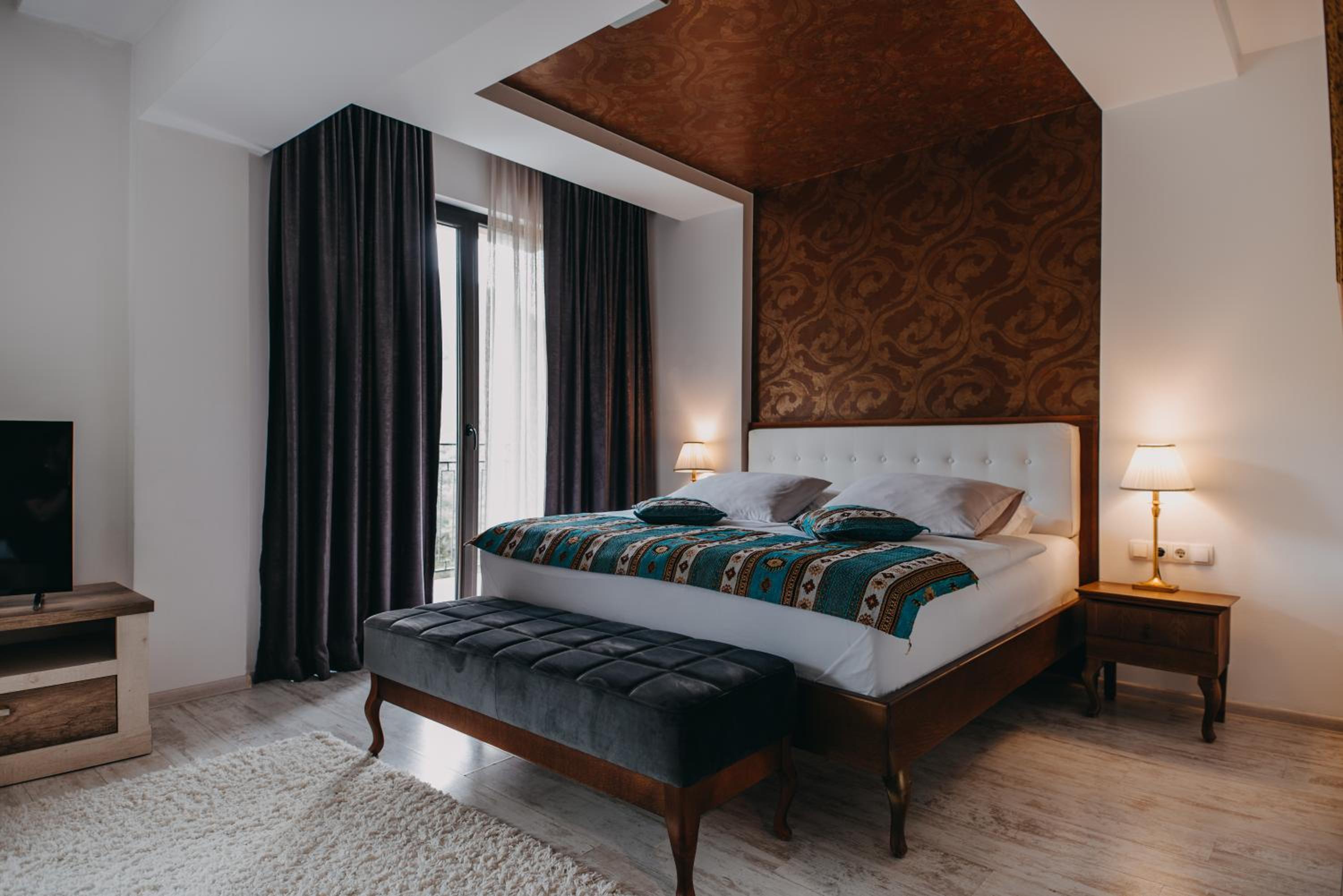 Deluxe Double Room with River View and Balcony - Photo 1