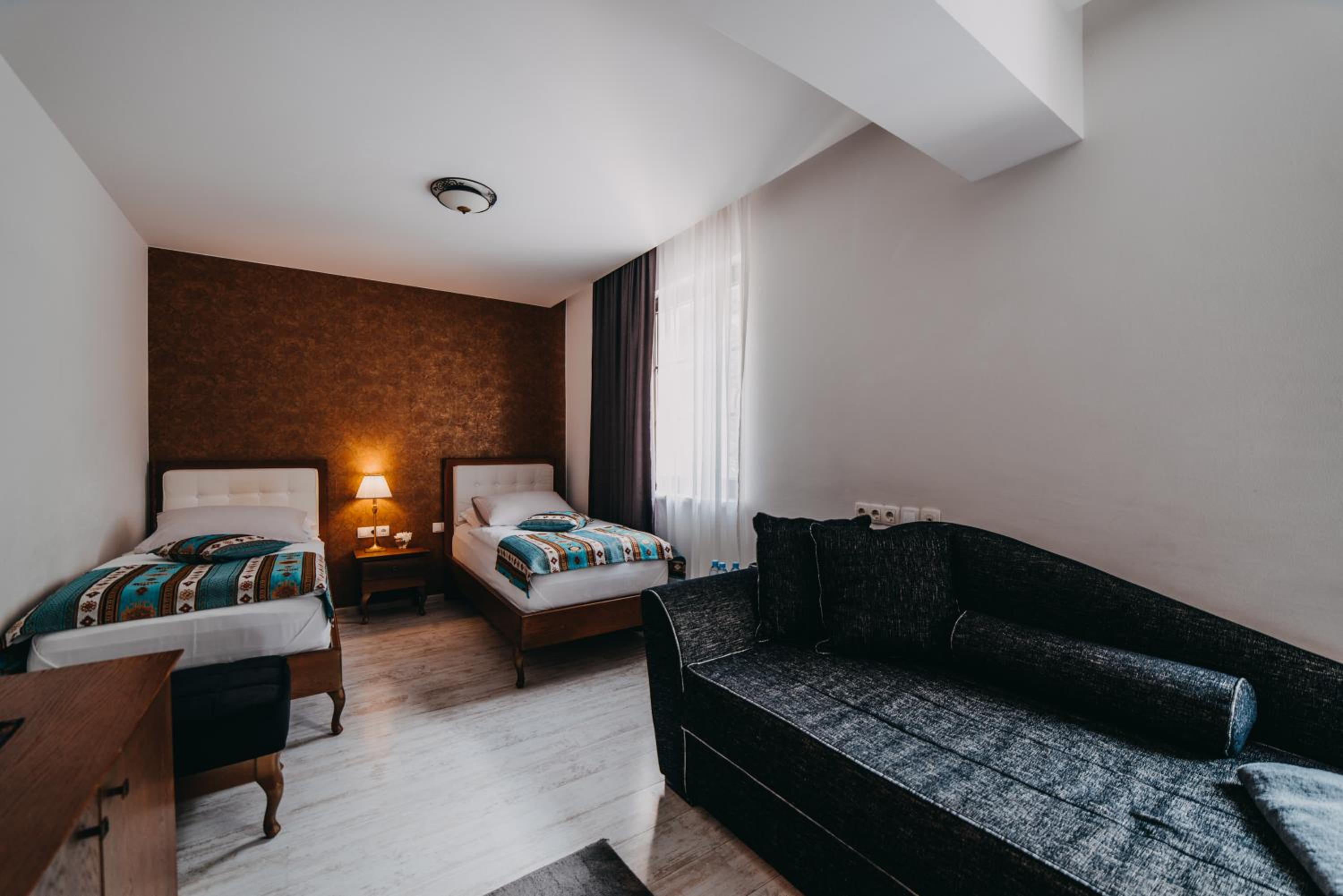 Standard Triple Room with Street View - Photo 1