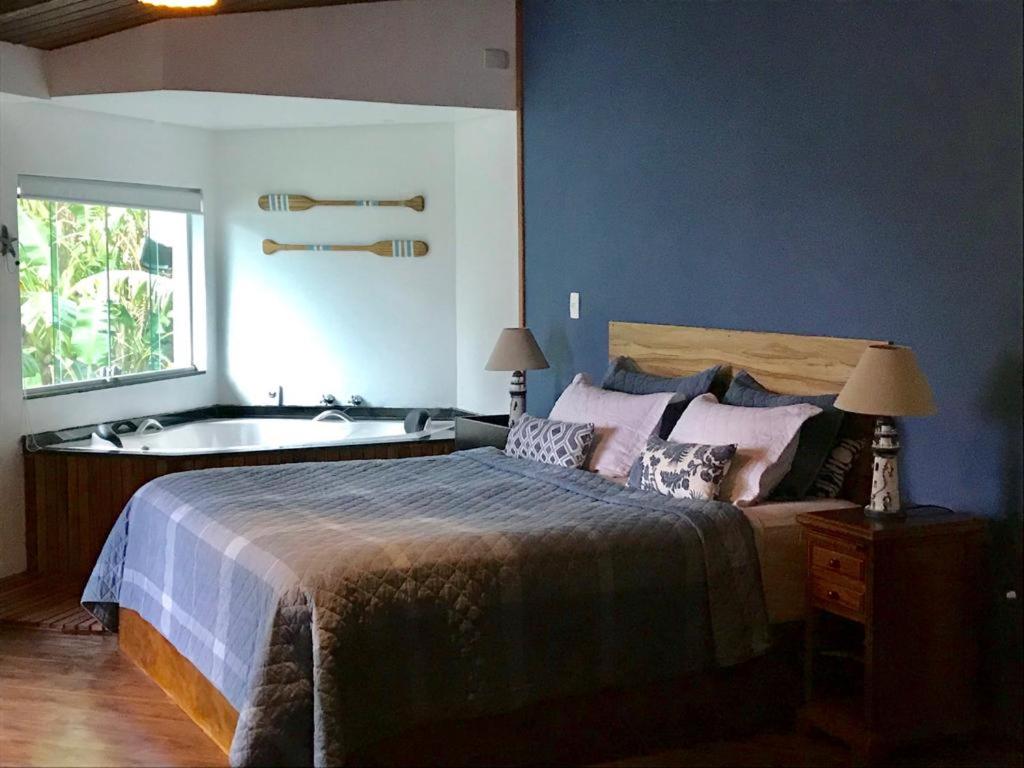 Deluxe Suite with Spa Bath photo 1