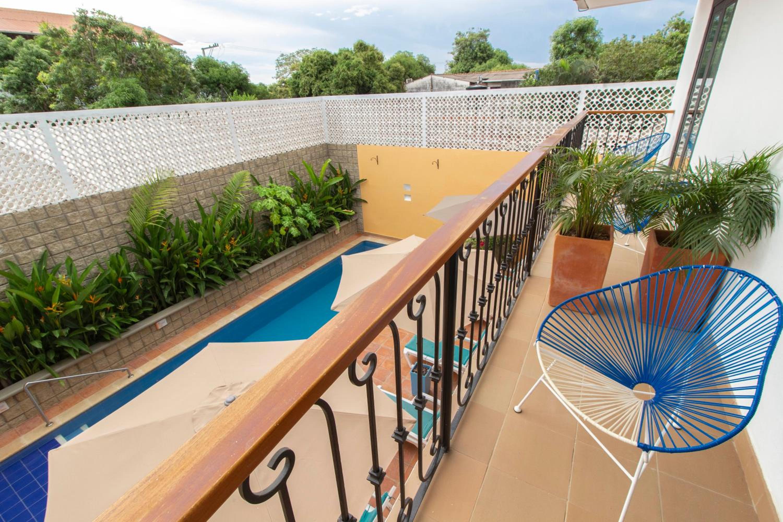 Family Room with Balcony photo 2