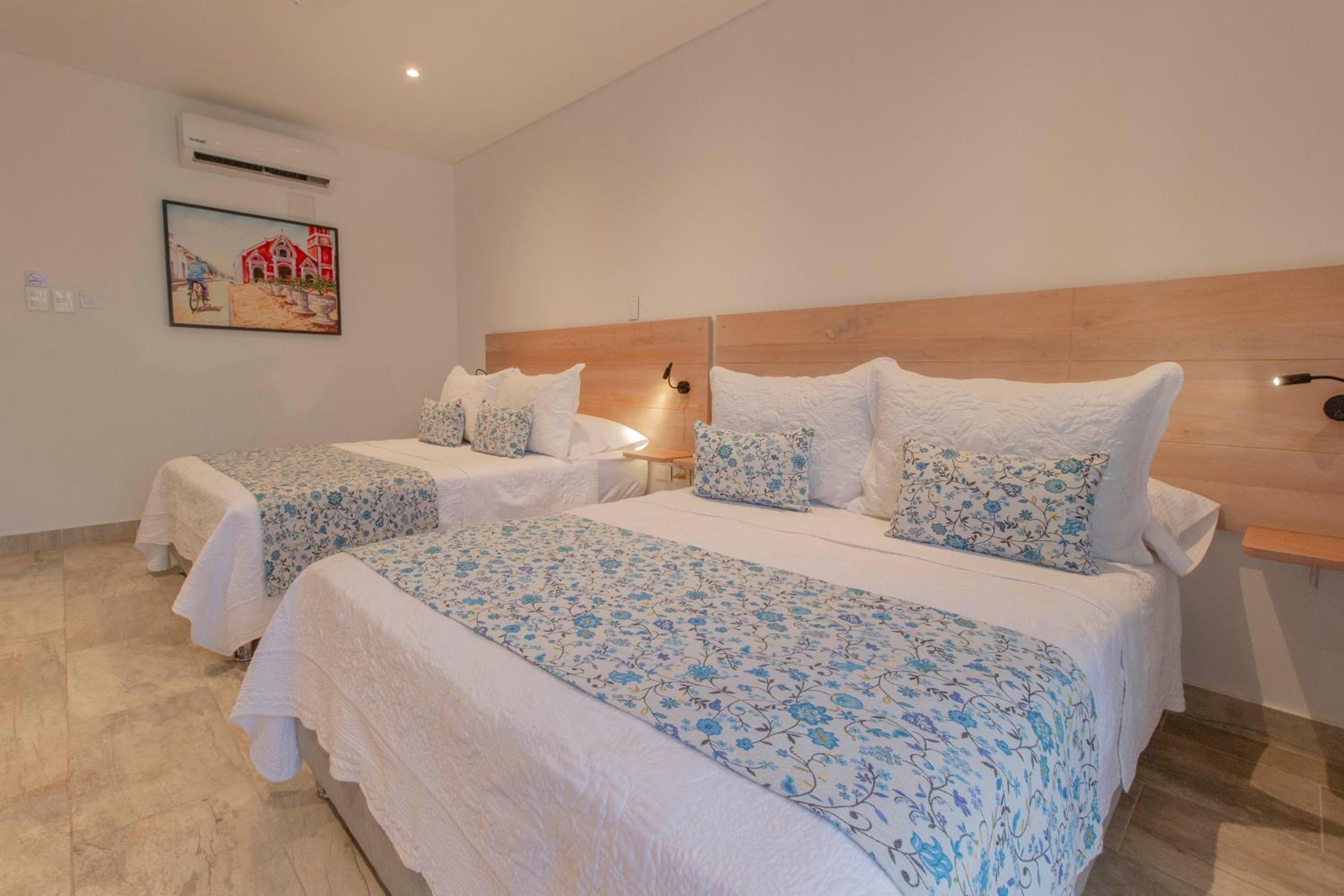 Twin Room with Balcony photo 3