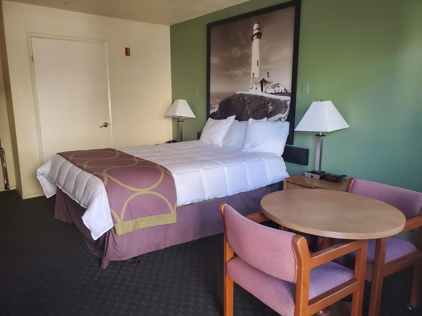 King Room- Non-Smoking - Photo 5