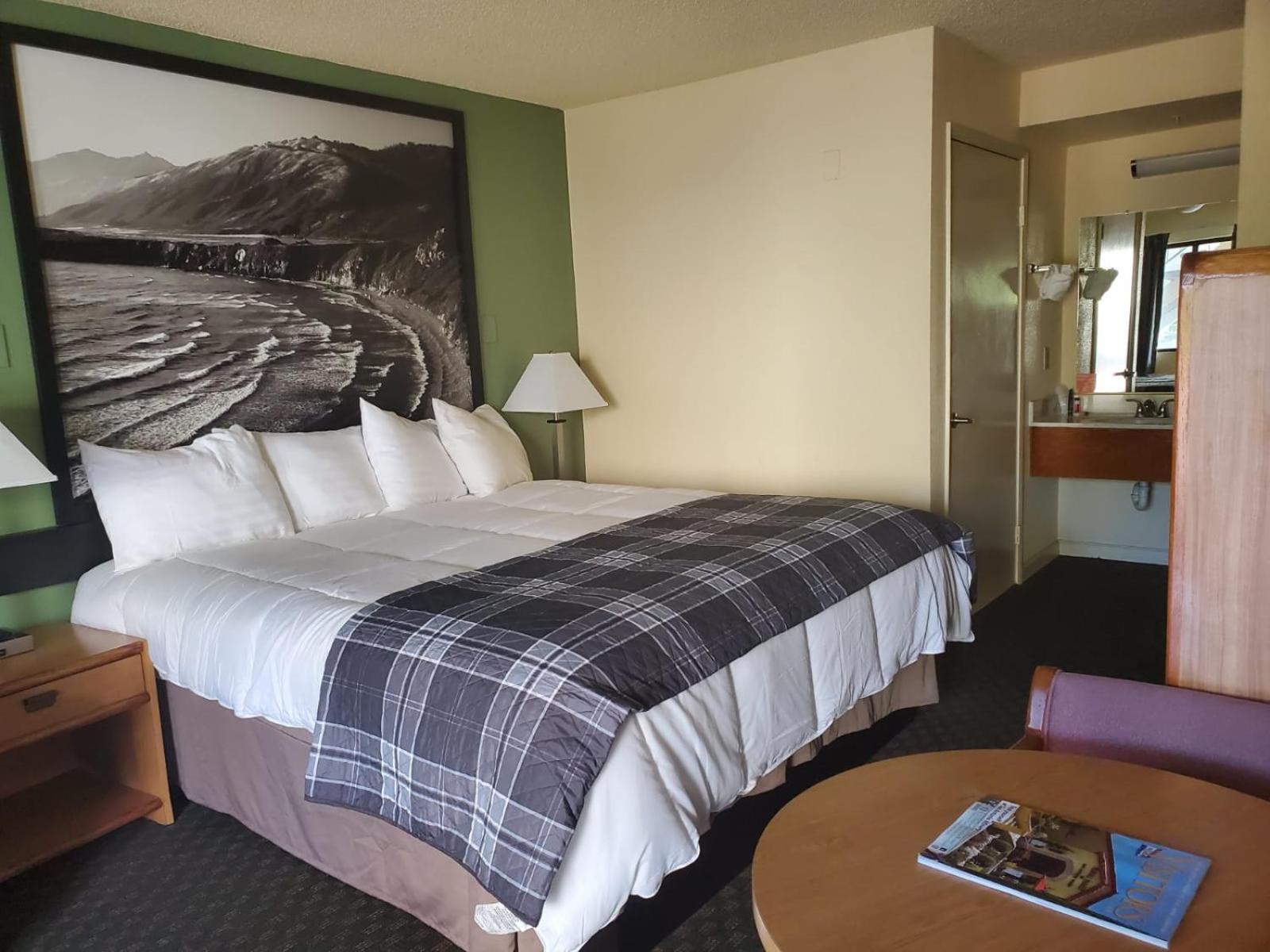 King Room- Non-Smoking - Photo 1