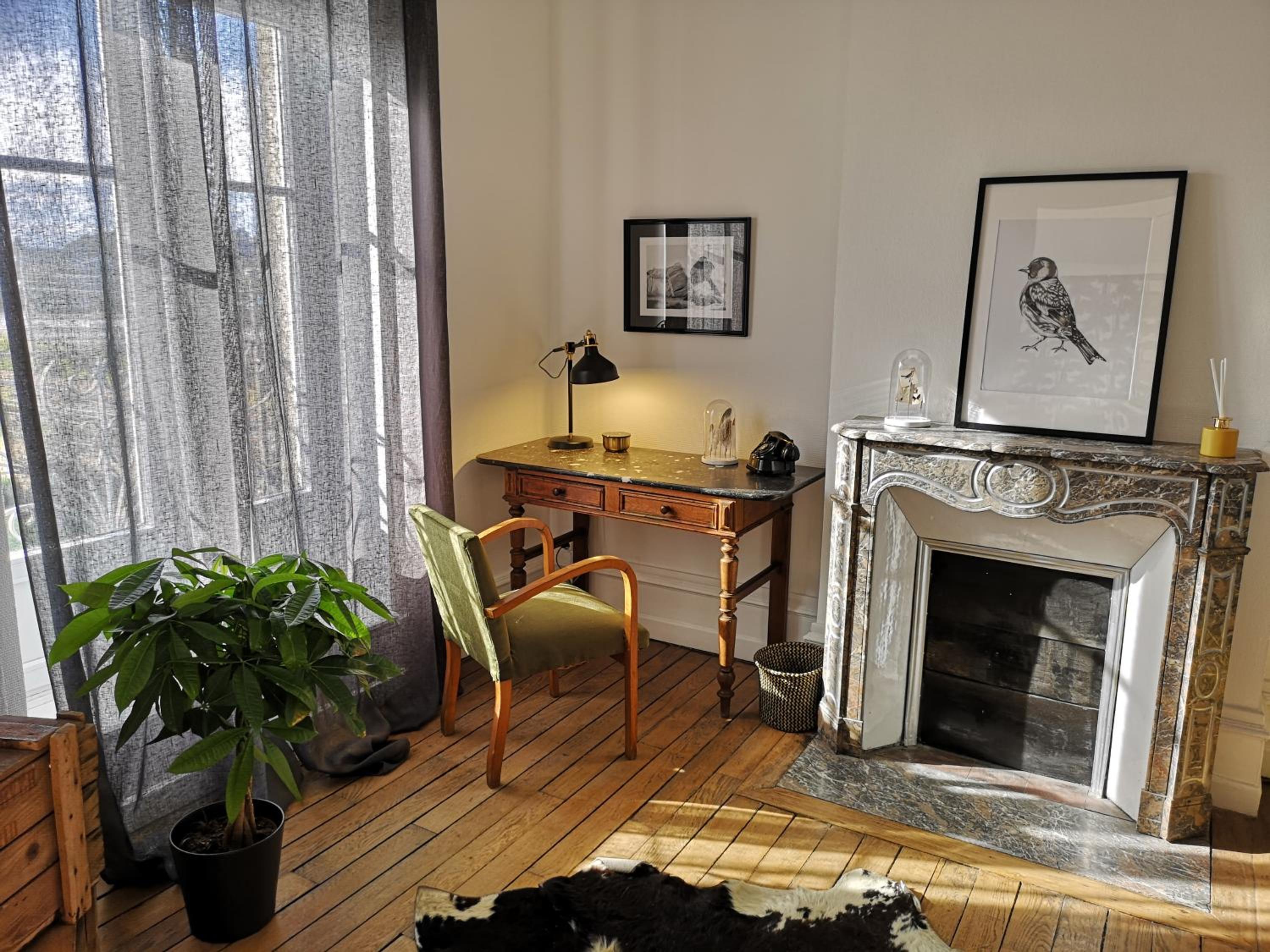 One-Bedroom Apartment - Photo 8