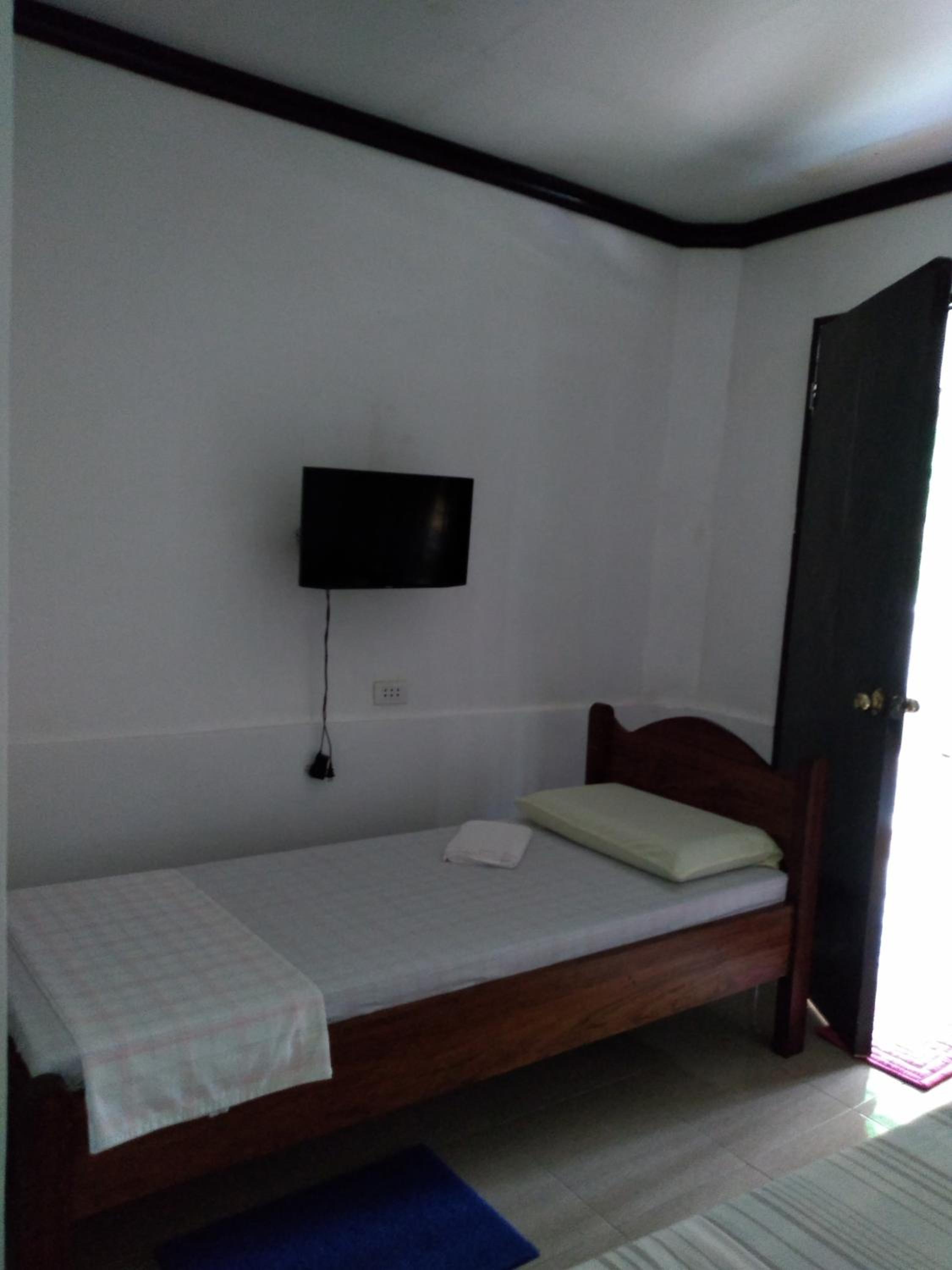 Triple Room with Private Bathroom photo 2