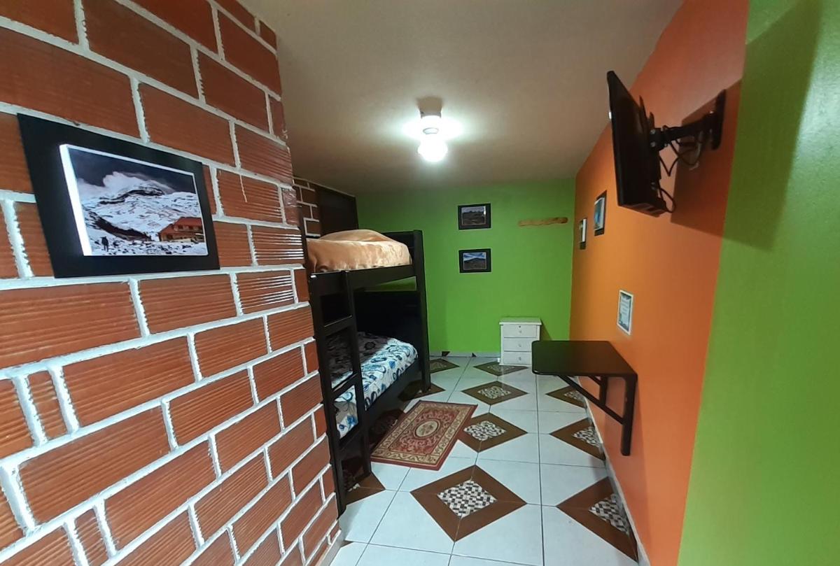 Twin Room with Private Bathroom photo 1