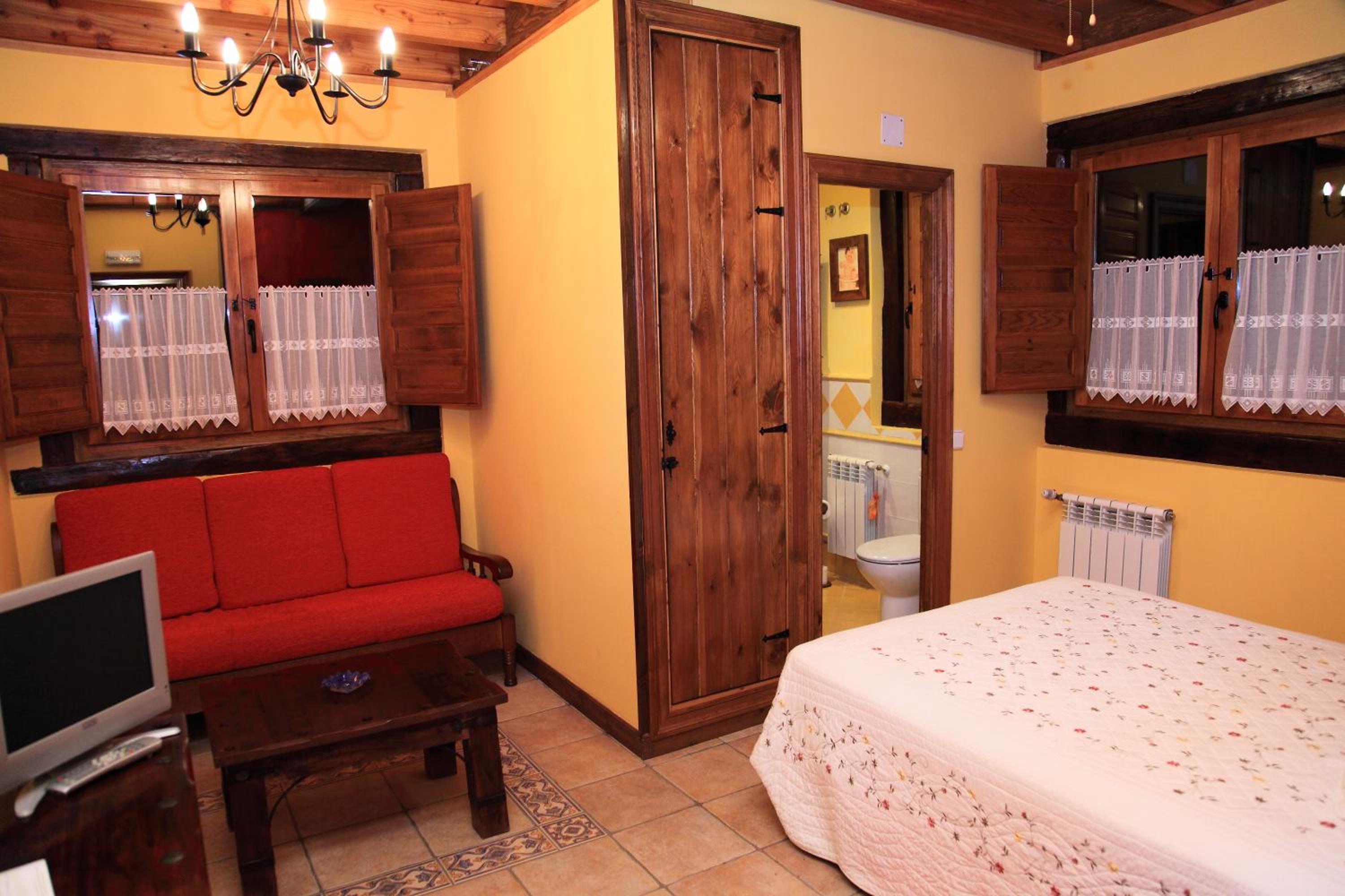 Habitación Familiar con Vista a la Montaña