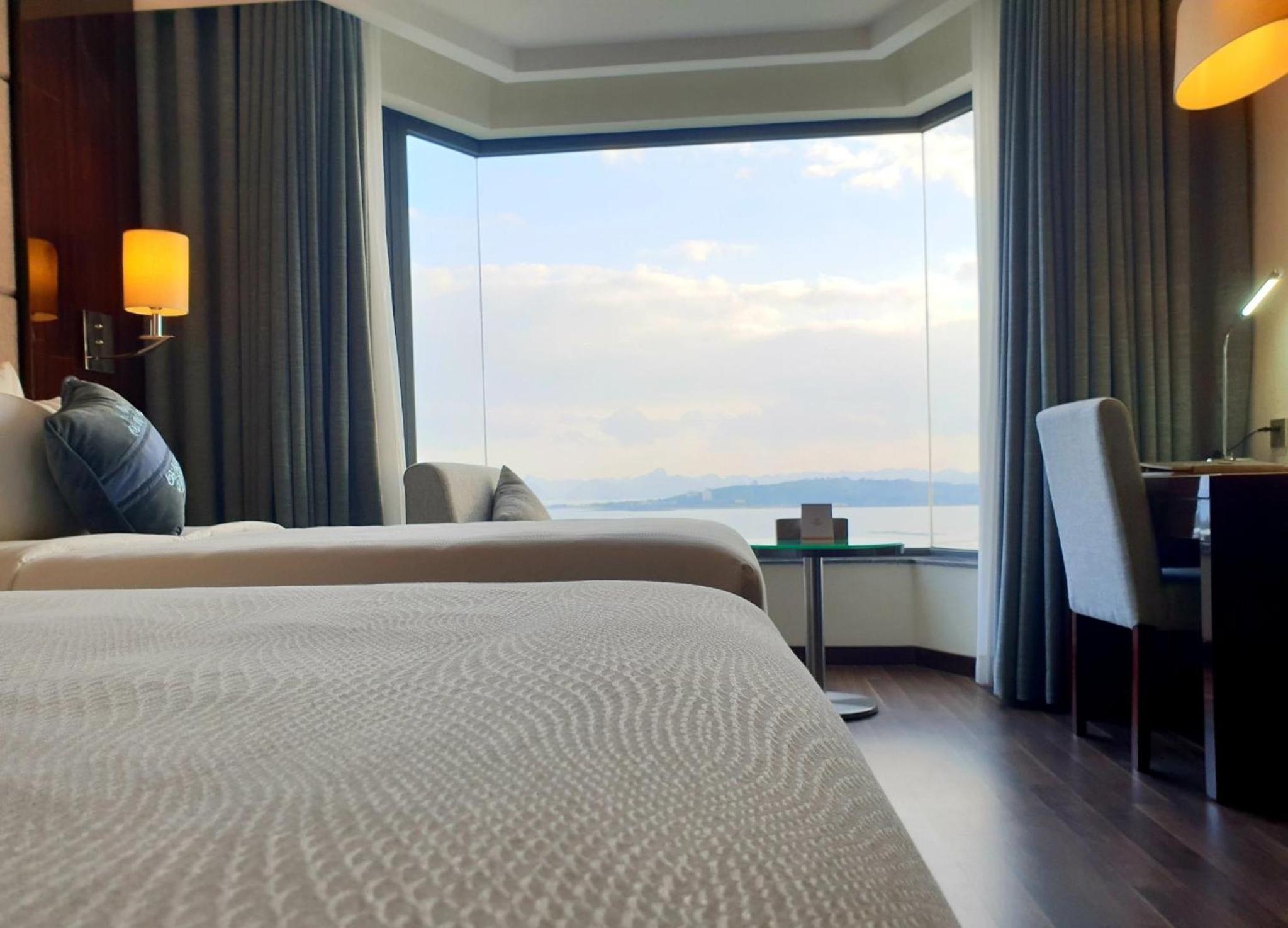Twin Room with Sea View - Photo 14