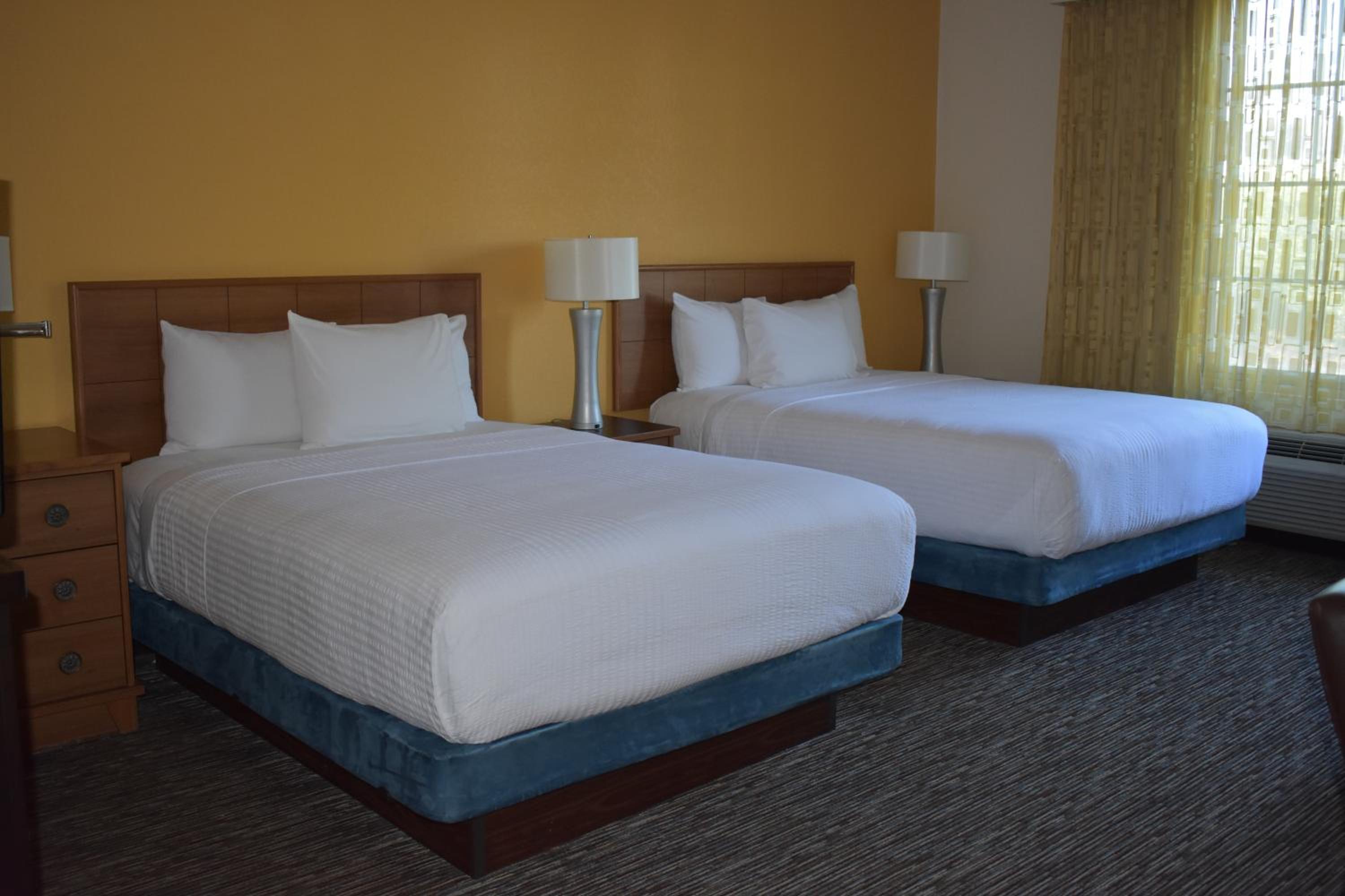 Queen Suite with Two Queen Beds - Disability Accessible