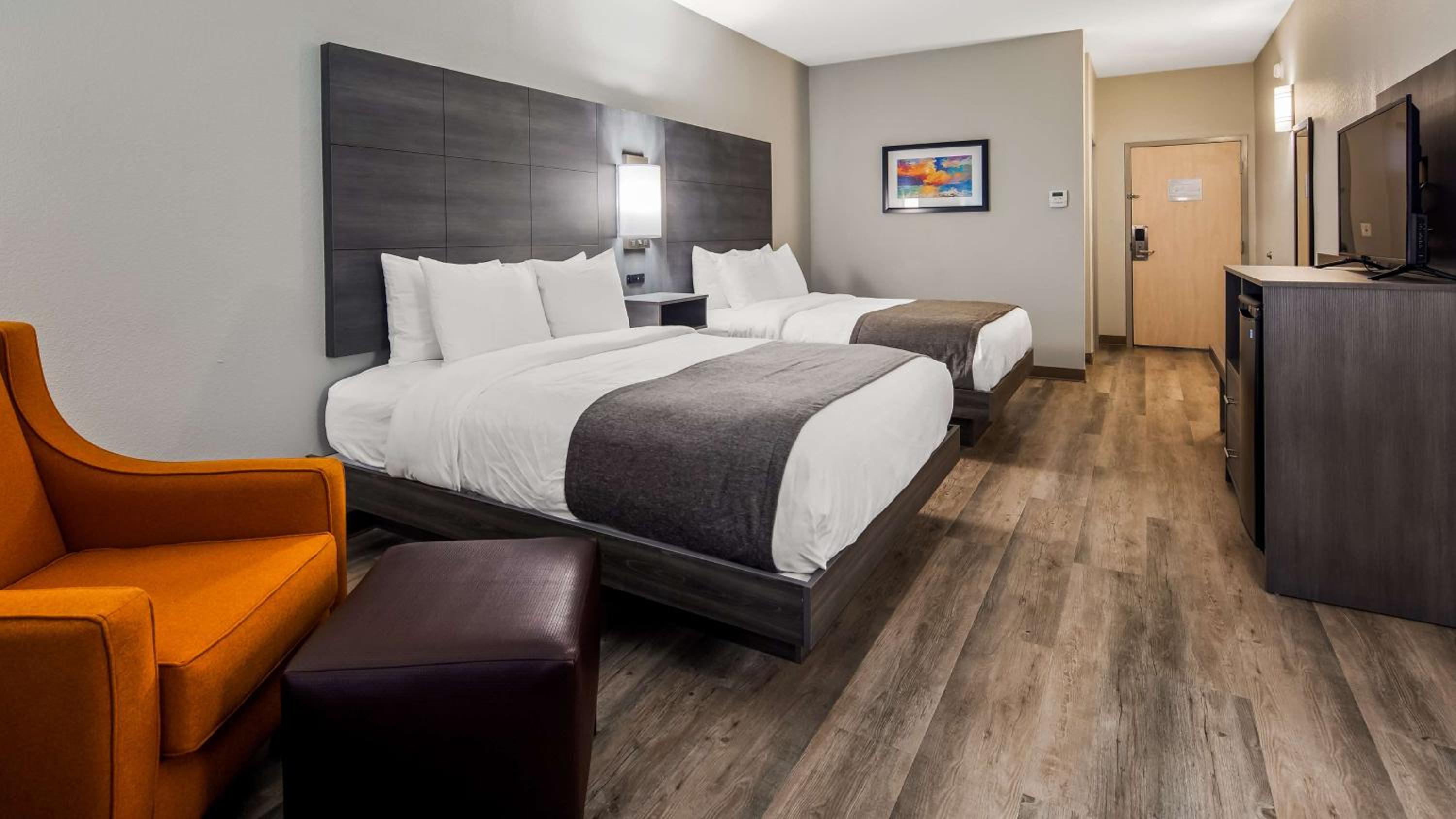 Queen Room with Two Queen Beds and Mobility Accessible Roll-In Shower - Photo 3