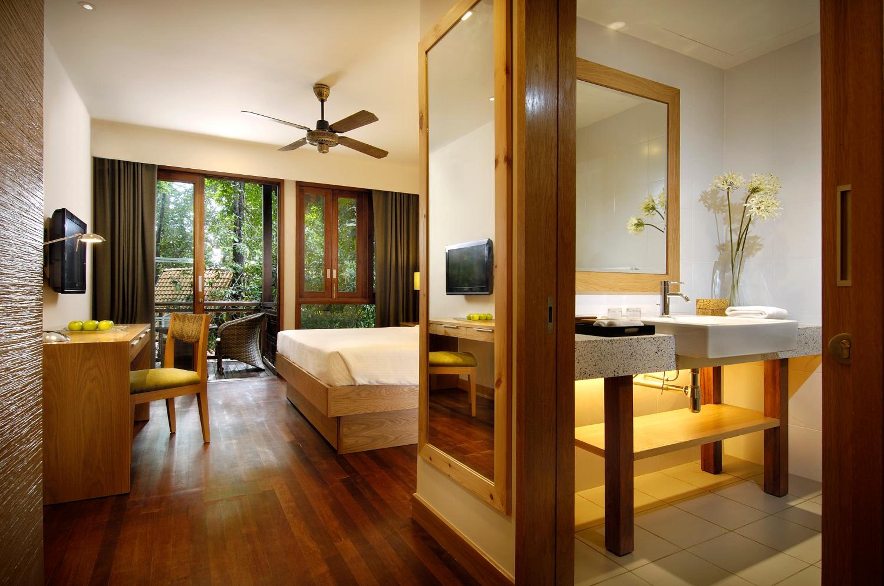 Rainforest Chalet - Photo 13