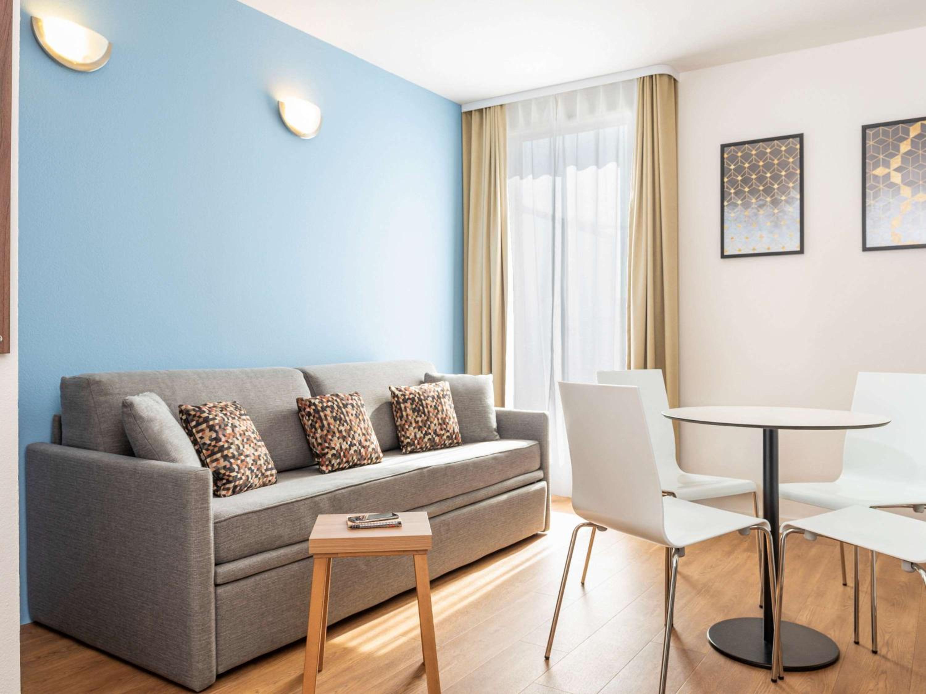 One-Bedroom Apartment with Twin Beds - Photo 3