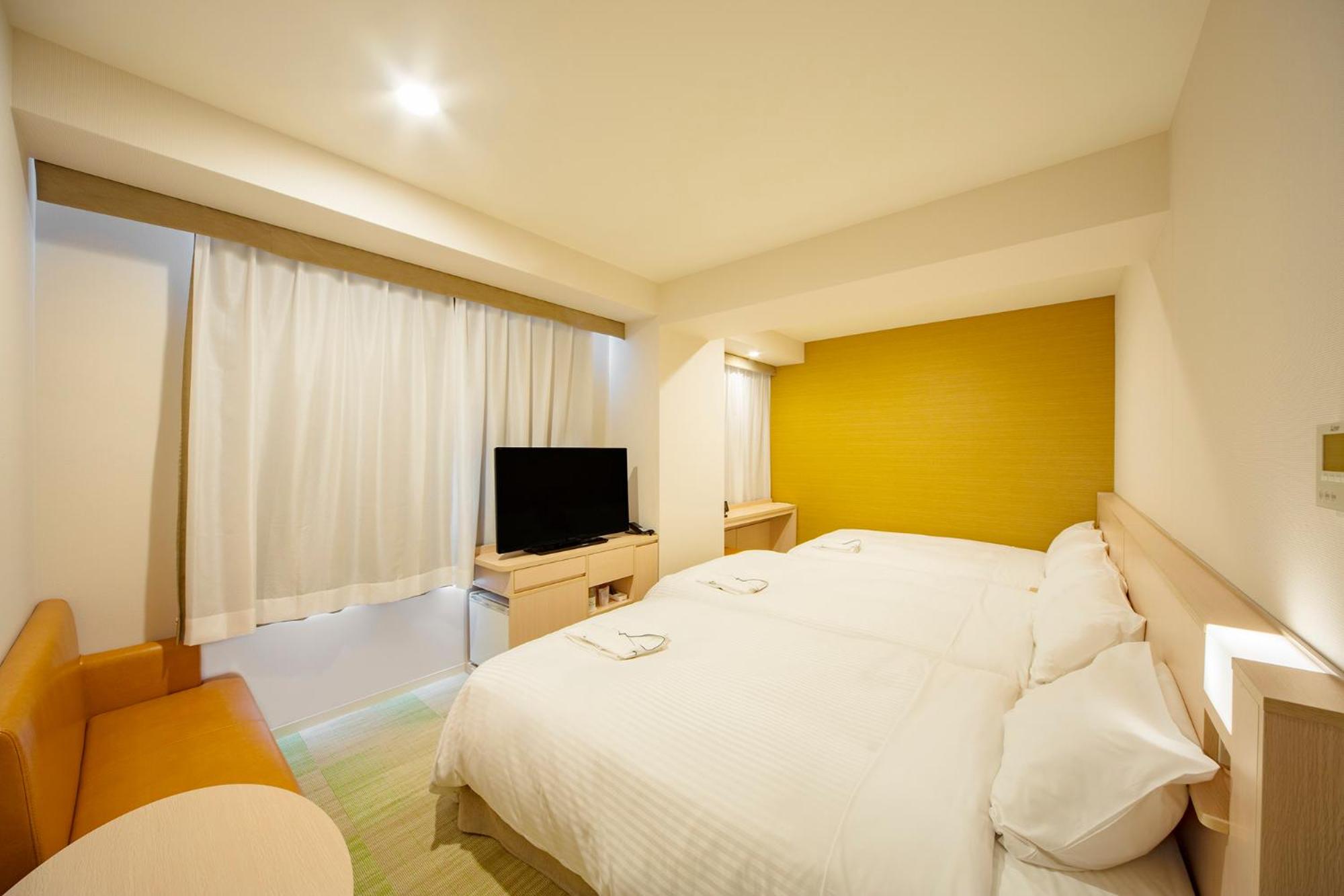 Triple Room - Non-Smoking photo 3