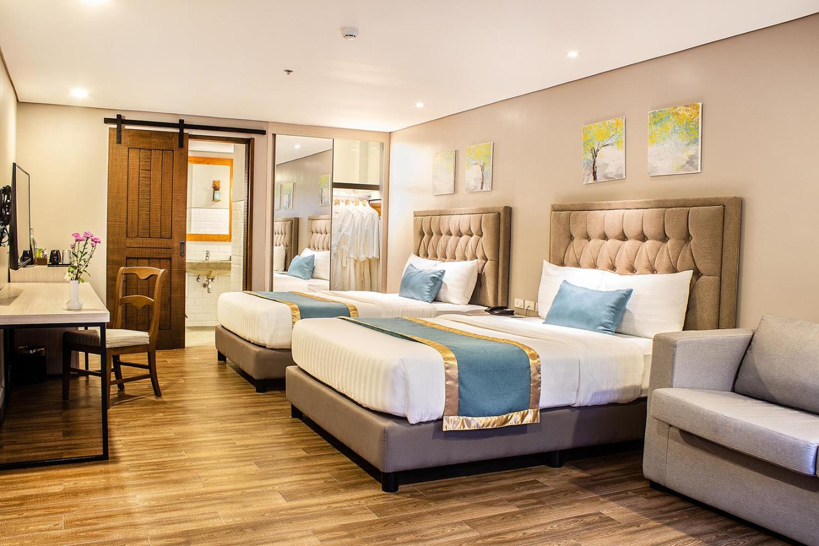 Deluxe Family Room
