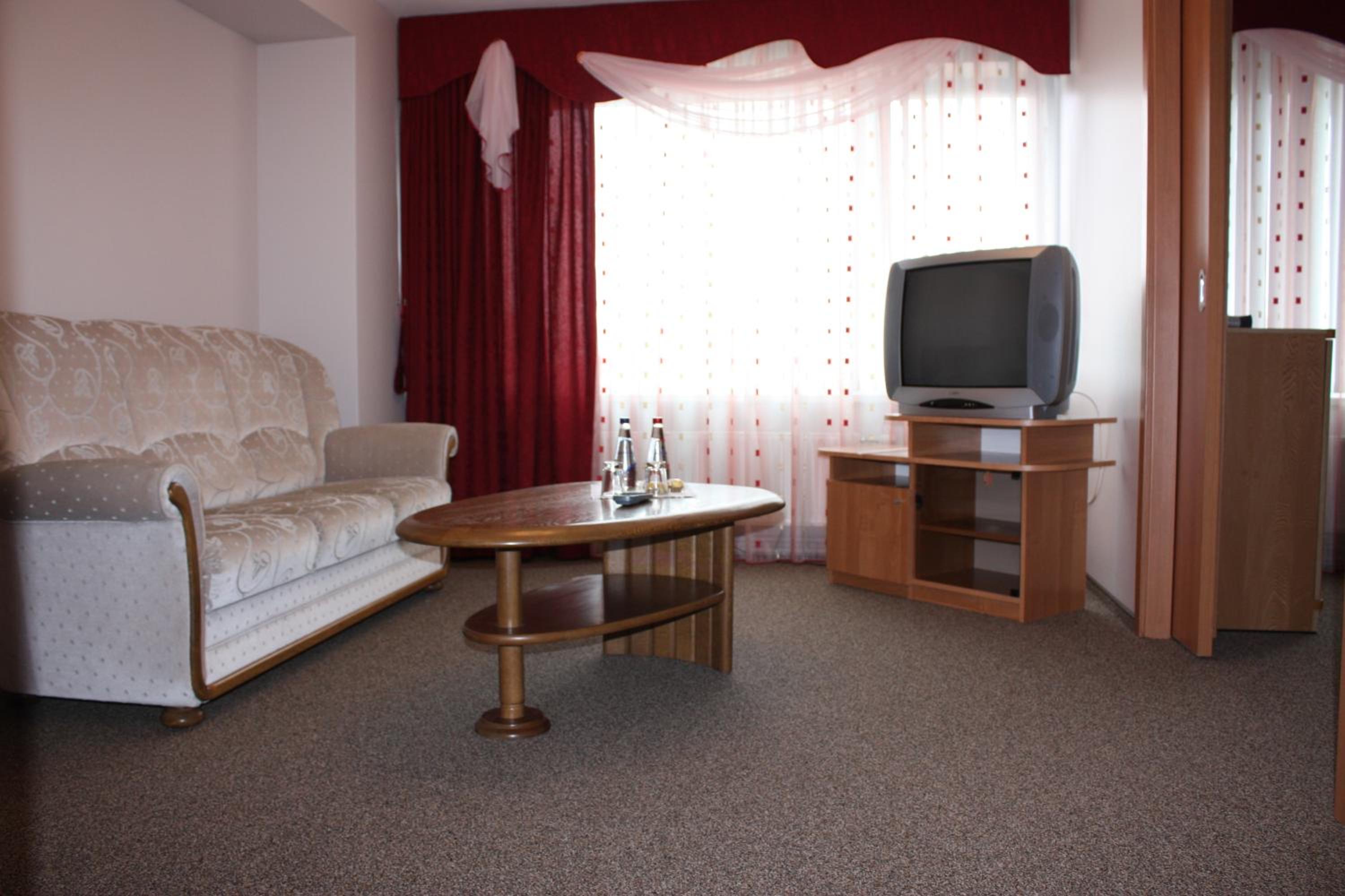 Suite - Photo 5