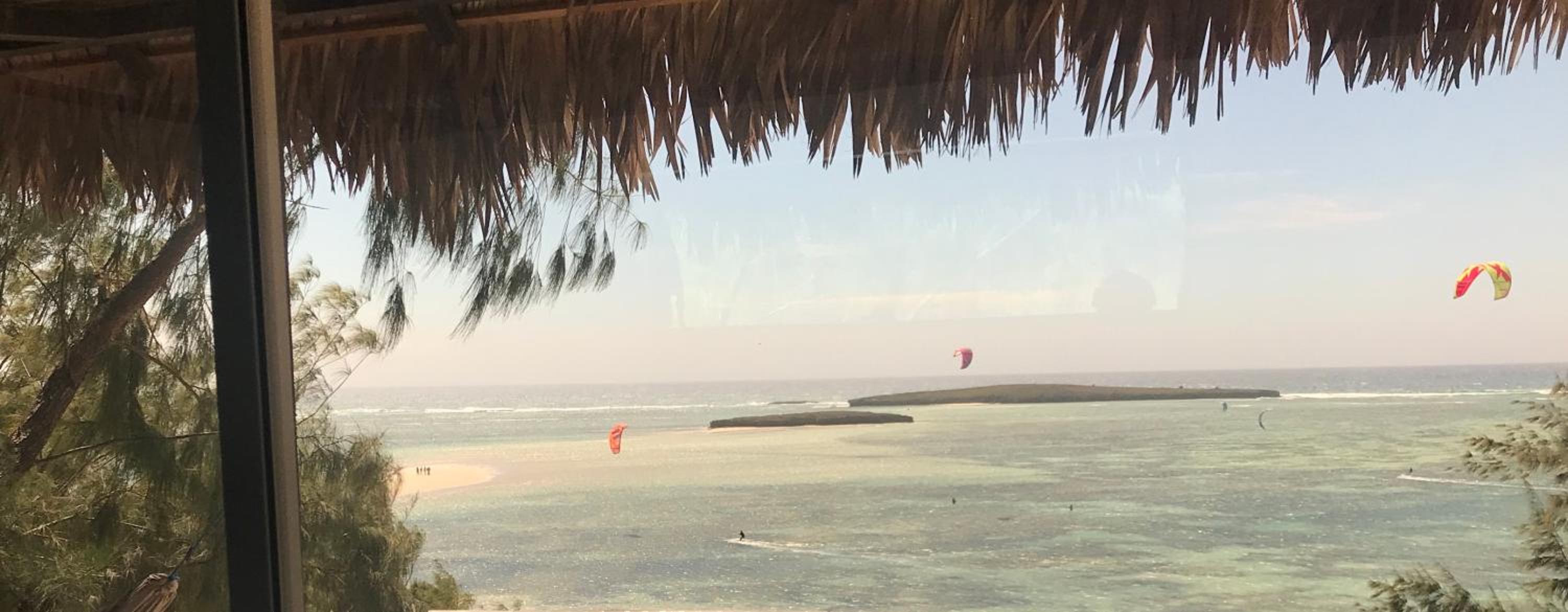 Deluxe Bungalow With Sea View photo 3