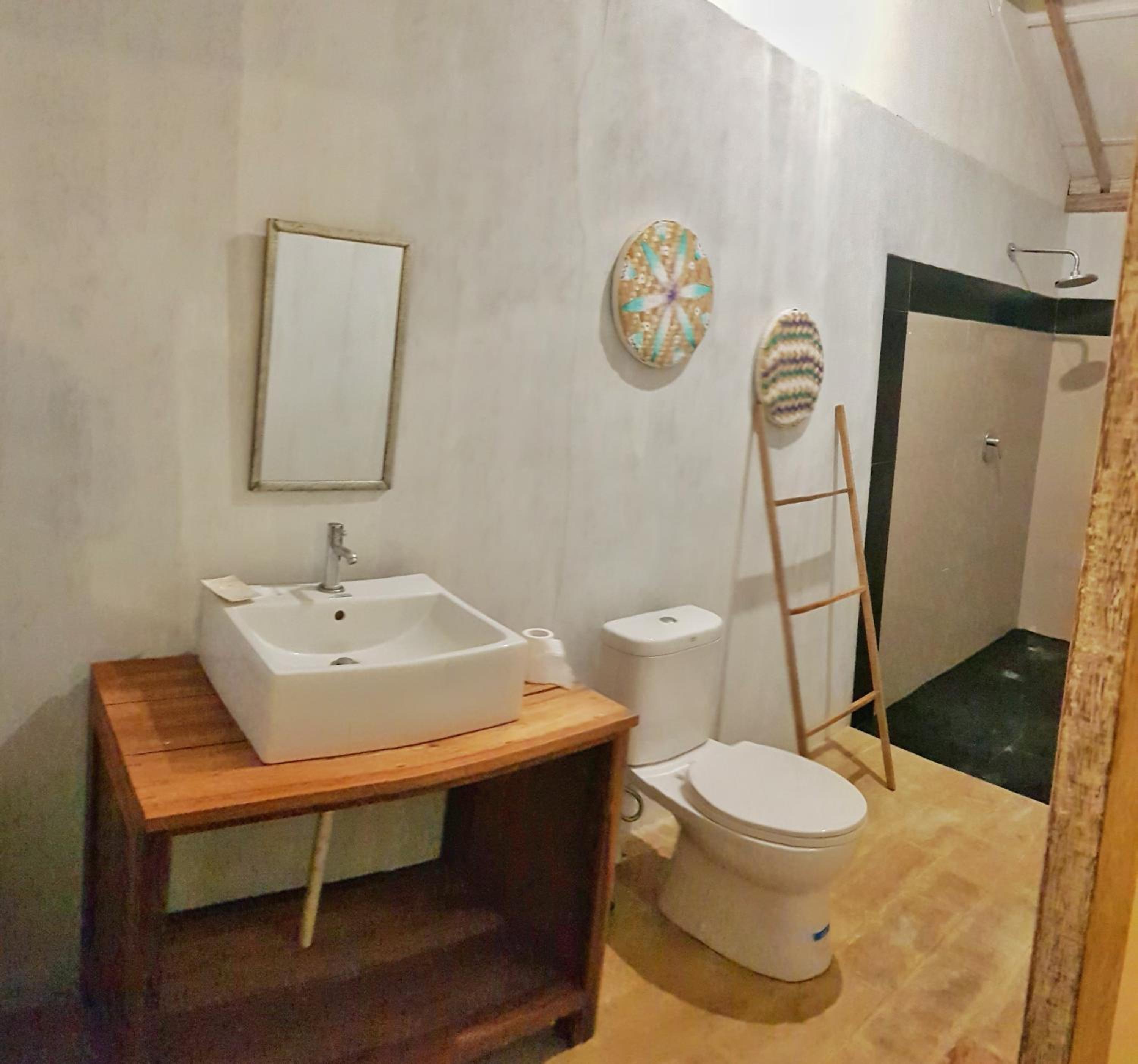 One-Bedroom House - Photo 19