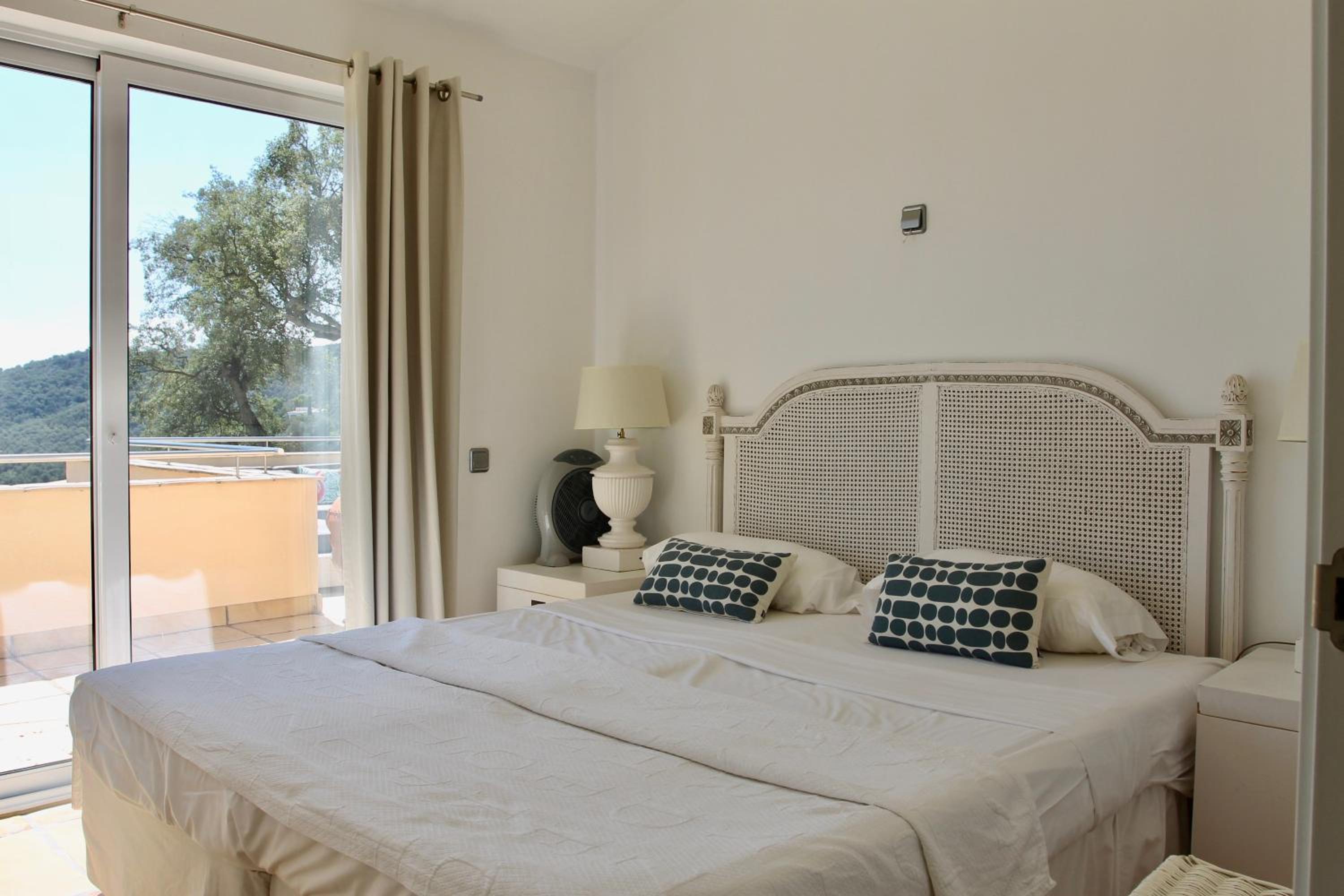 Three-Bedroom Vacation Home  photo 3