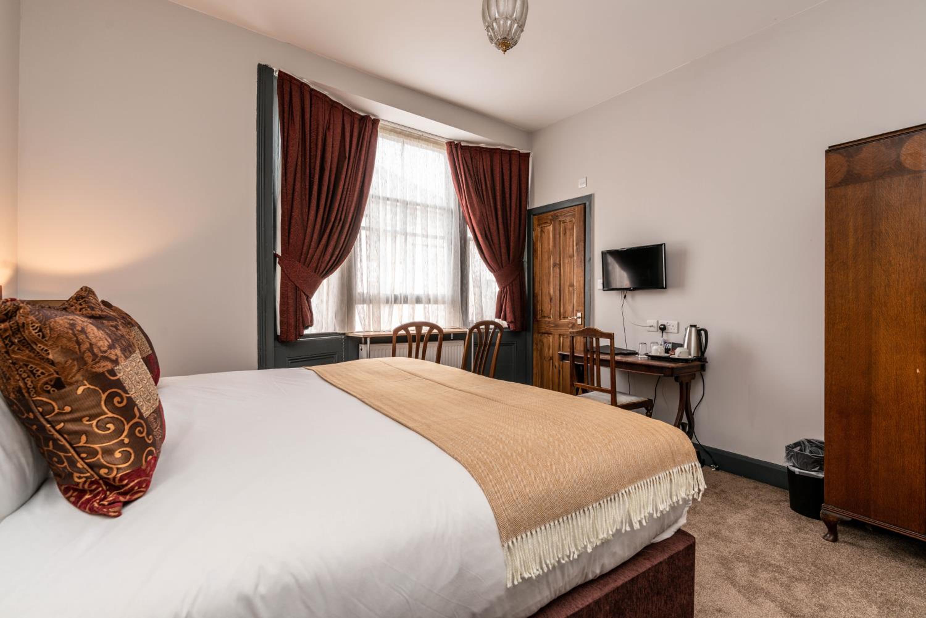 Deluxe Double or Twin Room - Photo 3