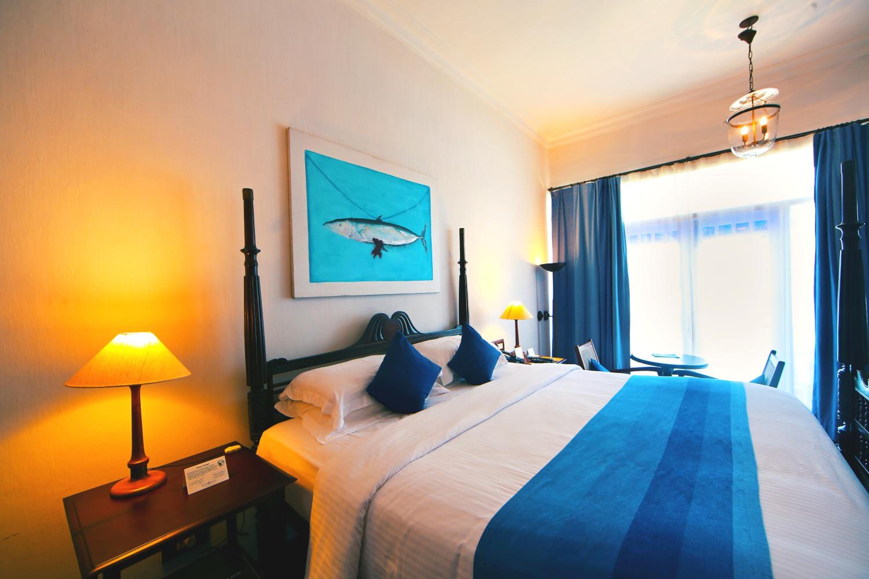 Deluxe Sea Facing Suite with Balcony - Complimentary Sunset cruise for 45 minutes - Photo 8