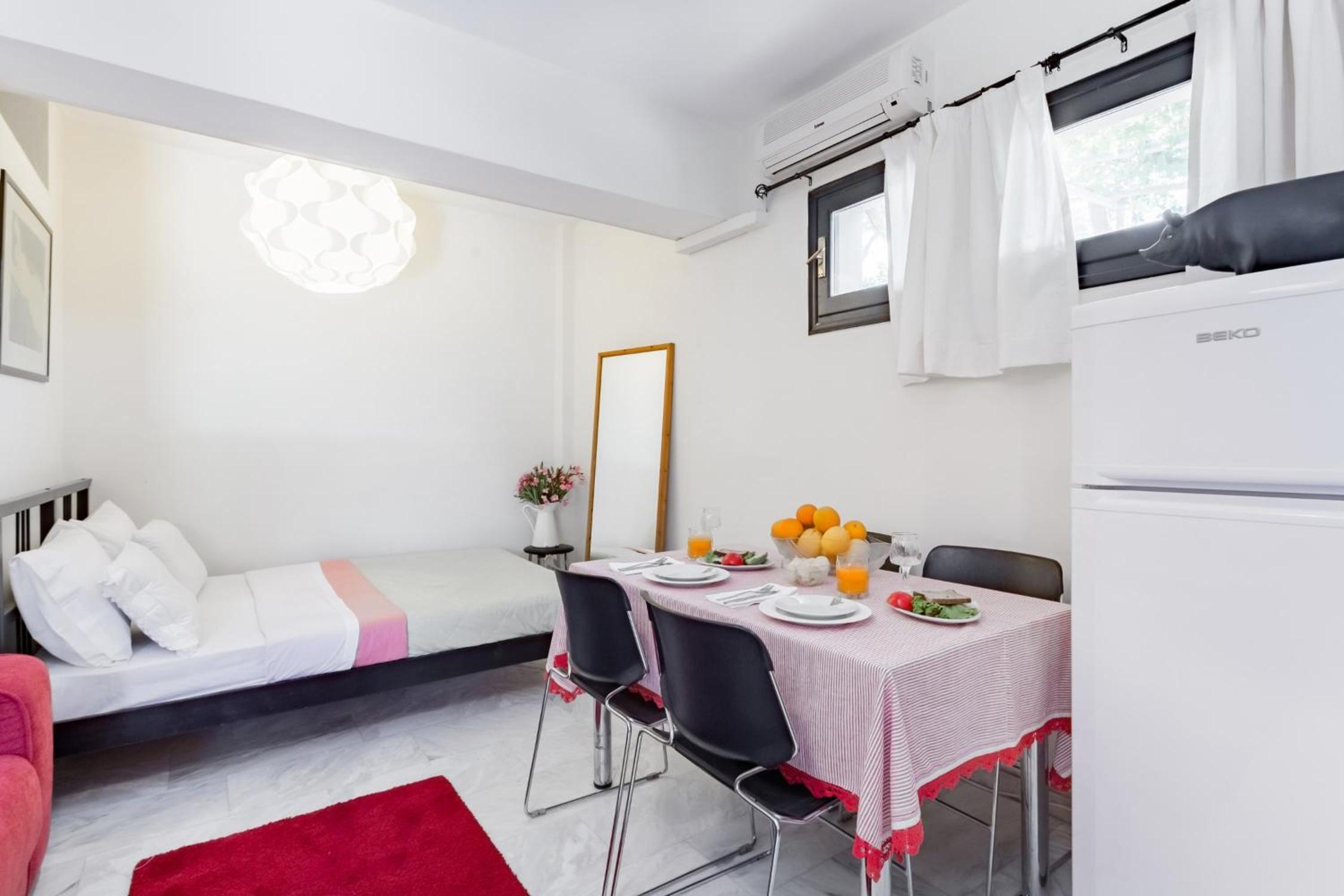 Lux Studio In 4* Secluded Villa With Pool and Kitchenette - Photo 1