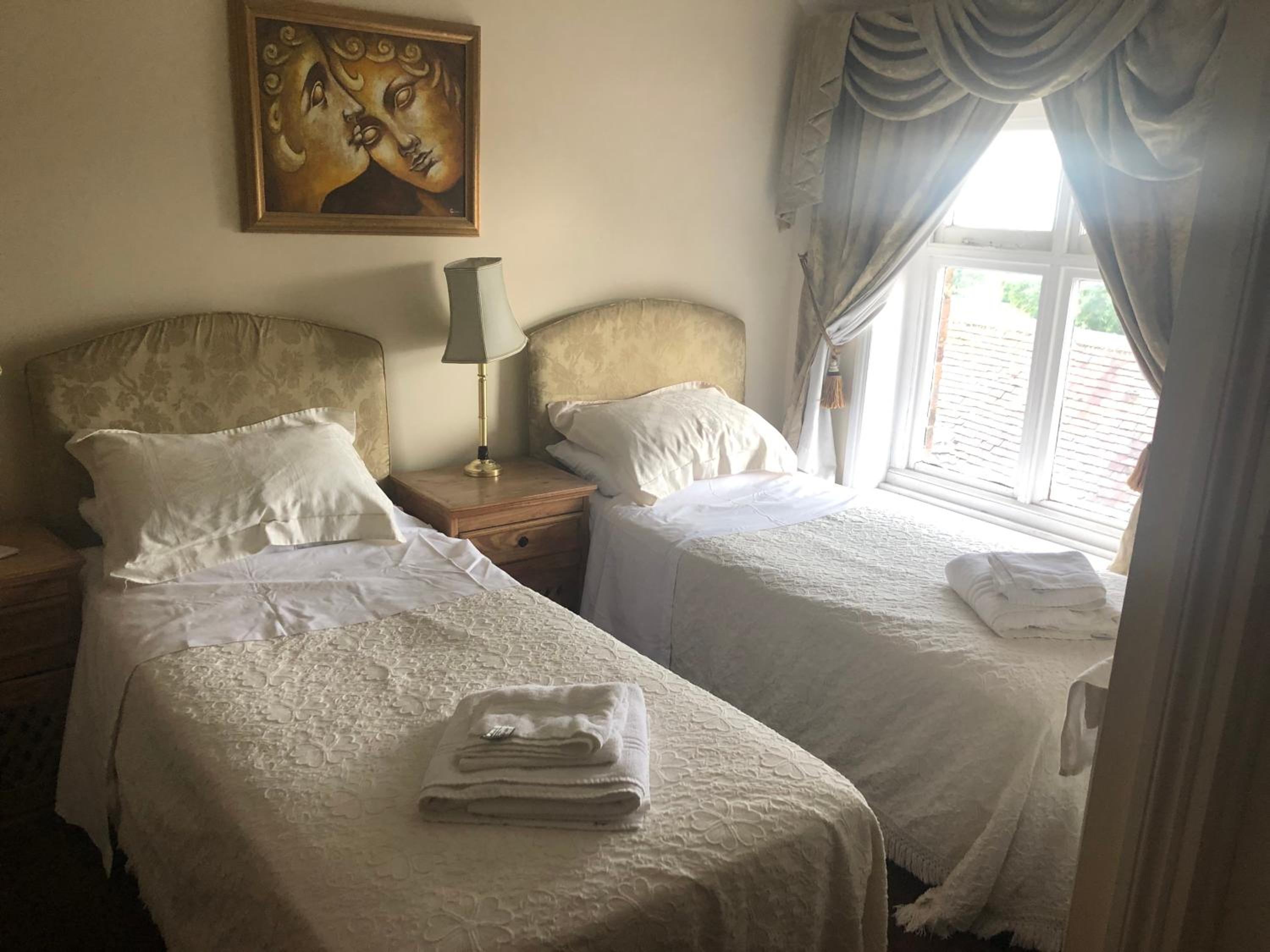 Budget Twin Room photo 1
