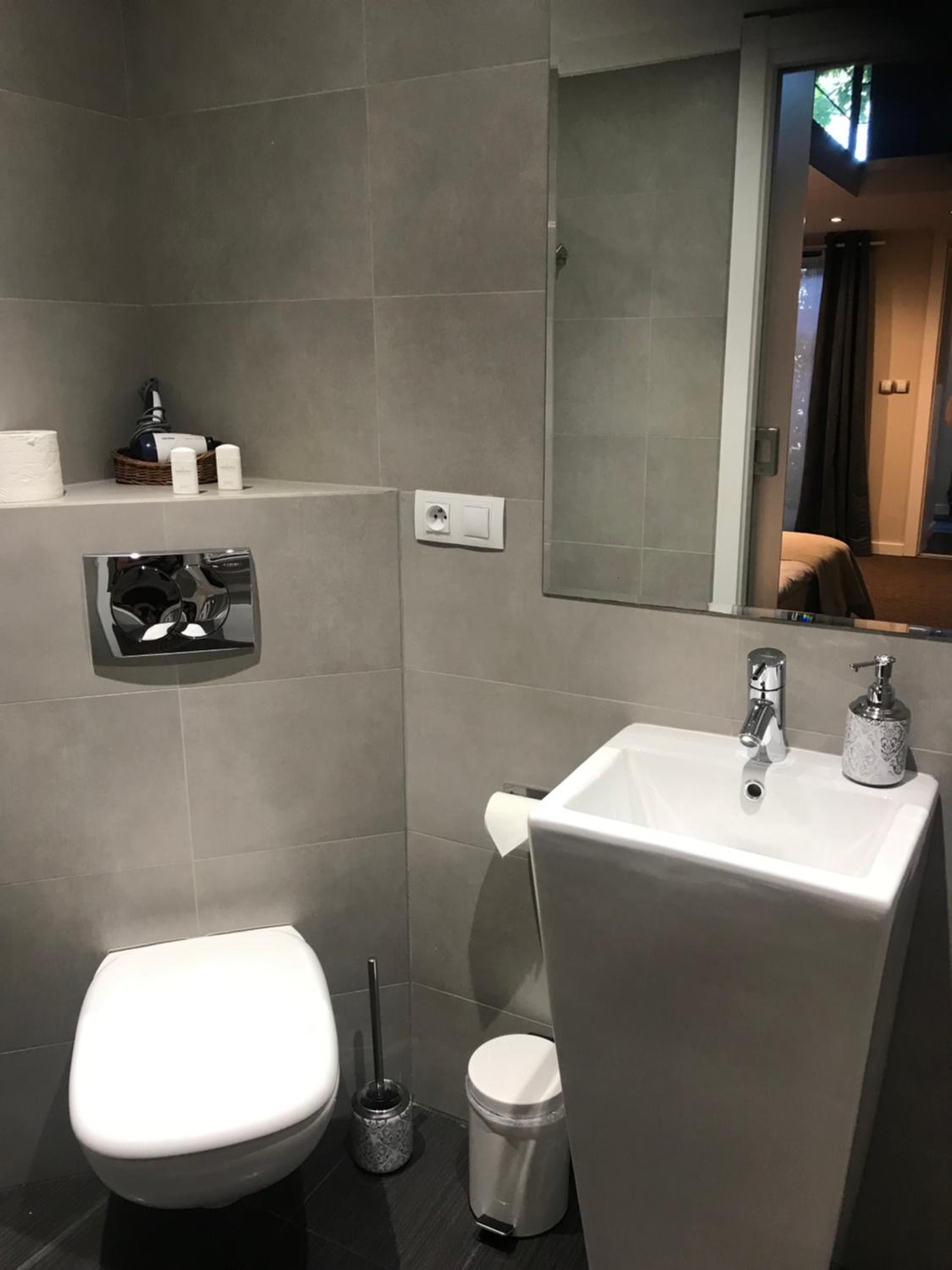 Deluxe Junior Suite - Photo 5
