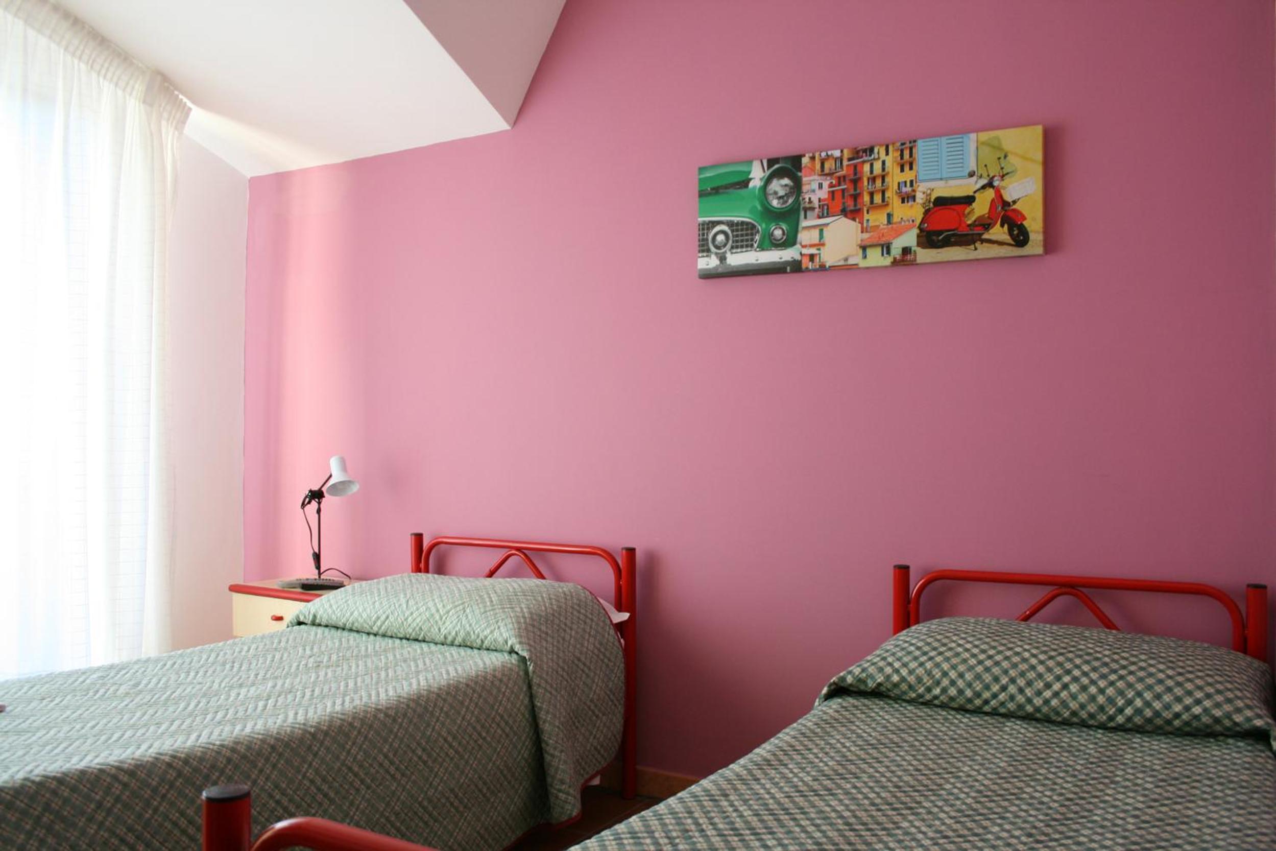 Double or Twin Room with Shared Bathroom photo 1